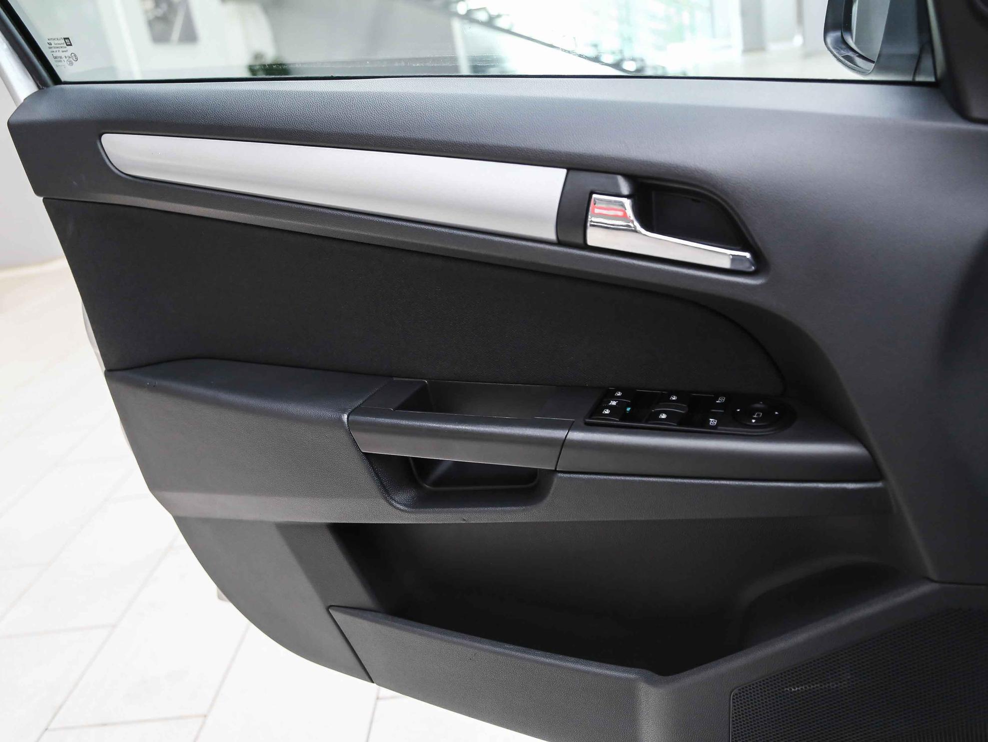 Opel Astra 2012, серый, ДЦ Орехово