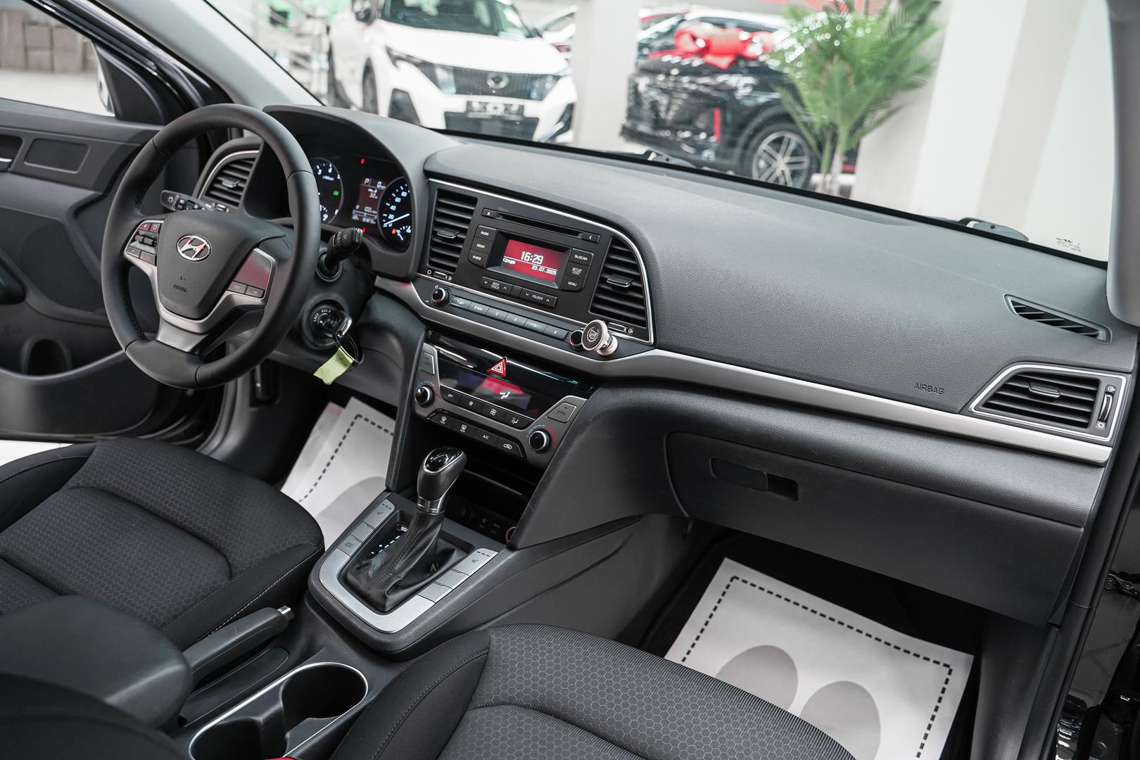 Hyundai Elantra 2018, черный, ДЦ Орехово