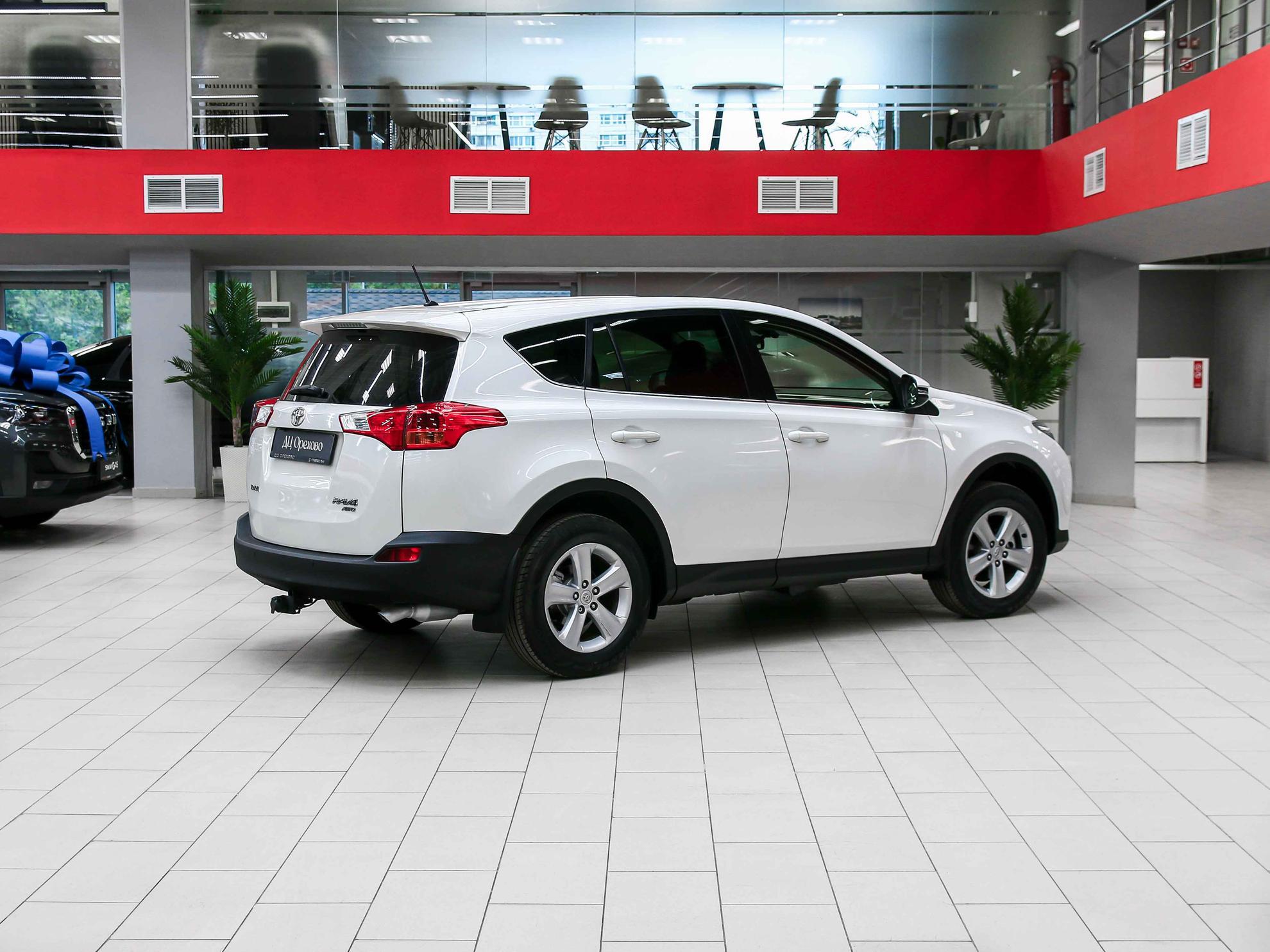 Toyota RAV4 2013, белый, ДЦ Орехово