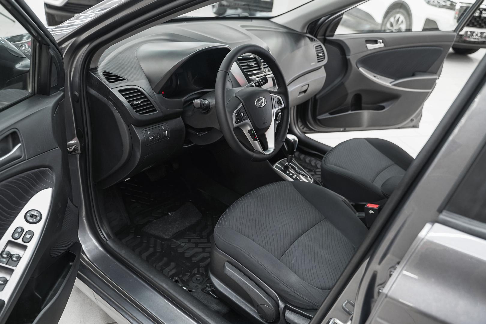 Hyundai Solaris 2014, серый, ДЦ Орехово