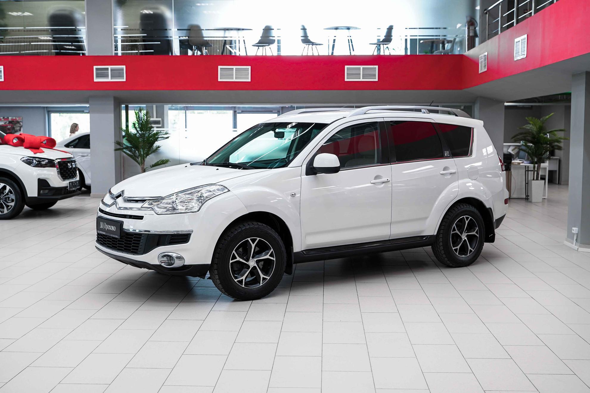 Citroen C-Crosser 2011, белый, ДЦ Орехово