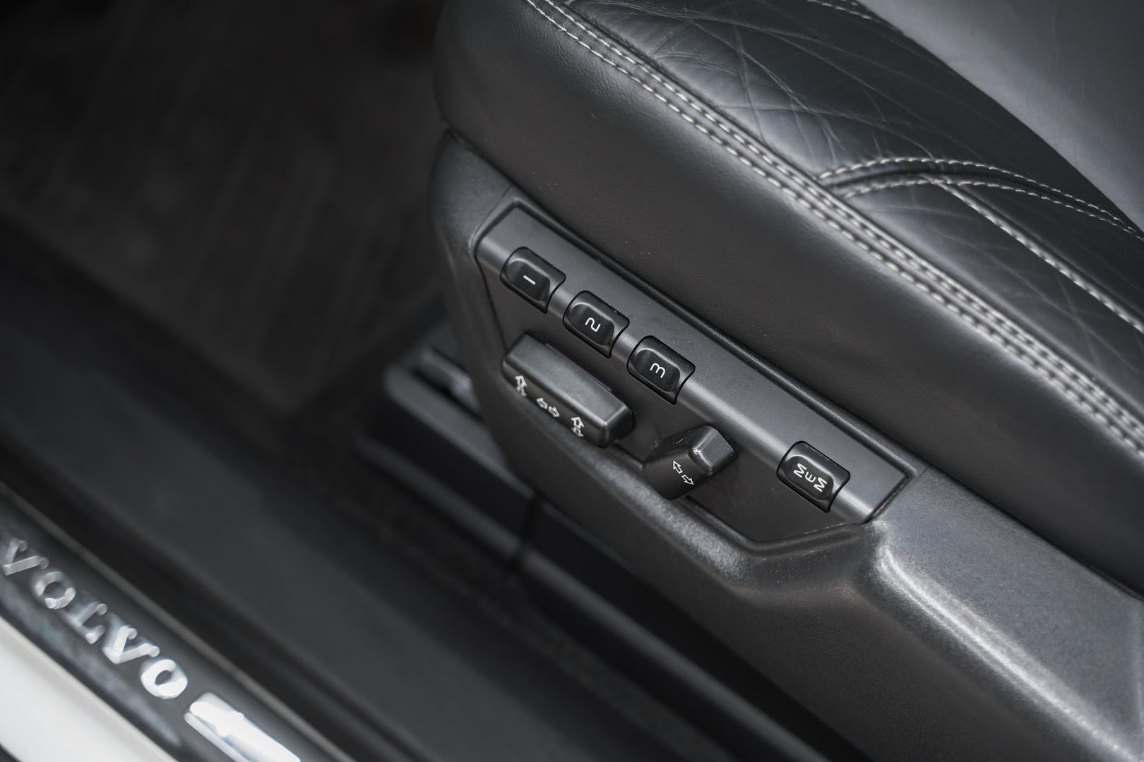 Volvo XC90 2012, белый, ДЦ Орехово