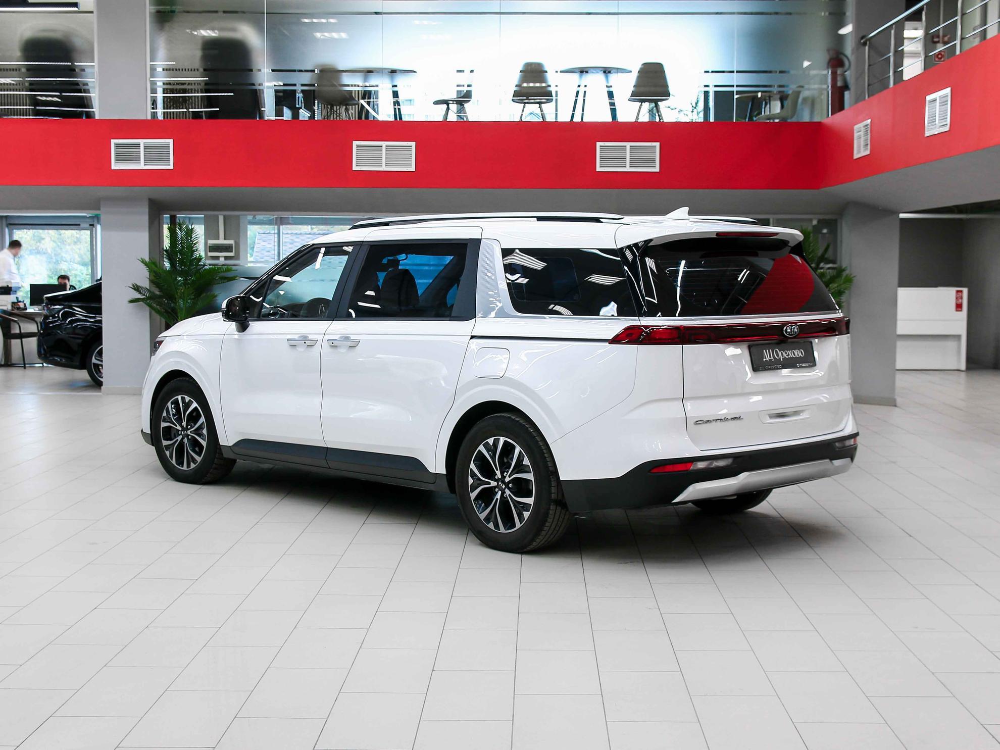 Kia Carnival 2020, белый, ДЦ Орехово