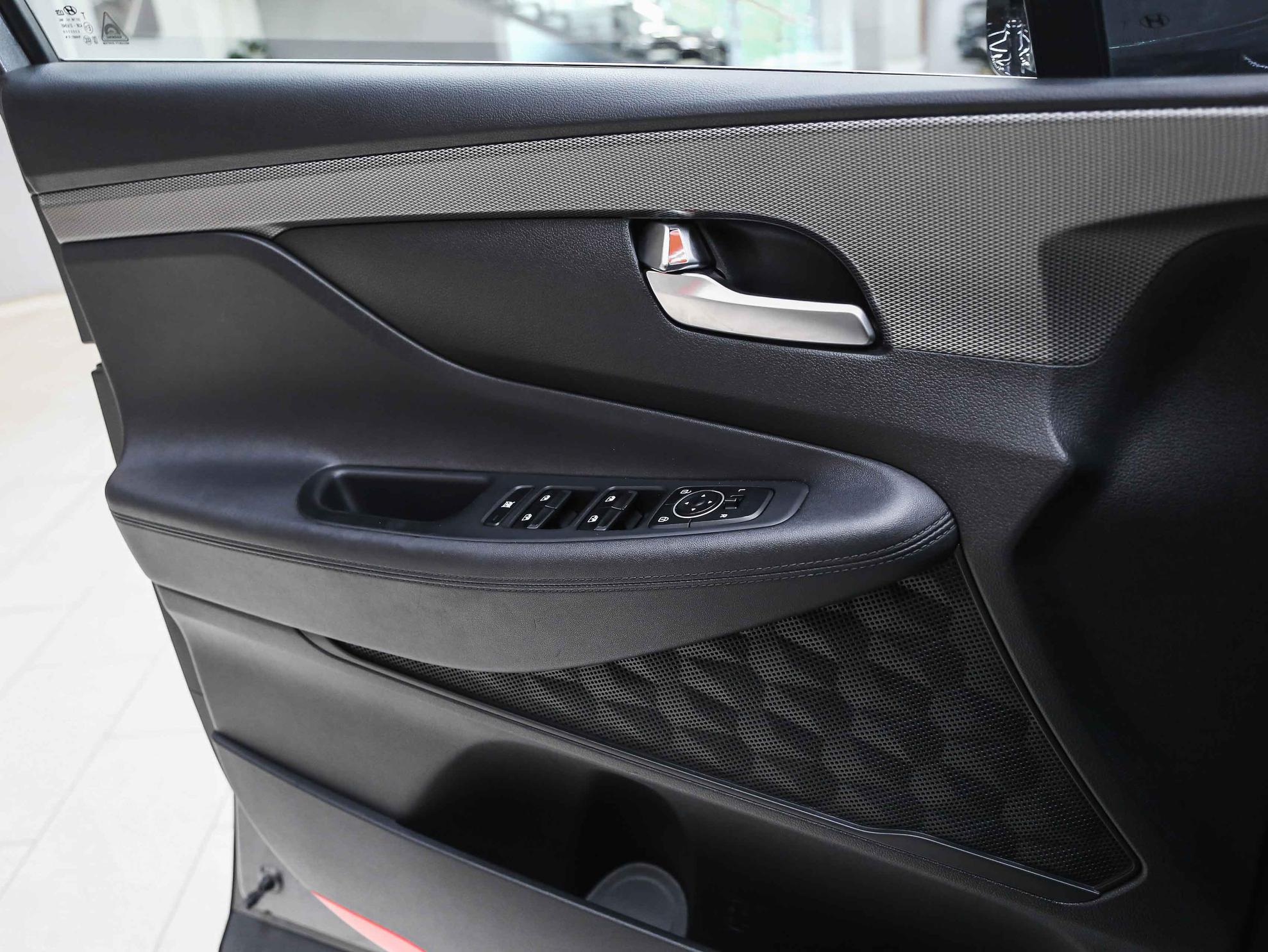 Hyundai Santa Fe 2018, серый, ДЦ Орехово