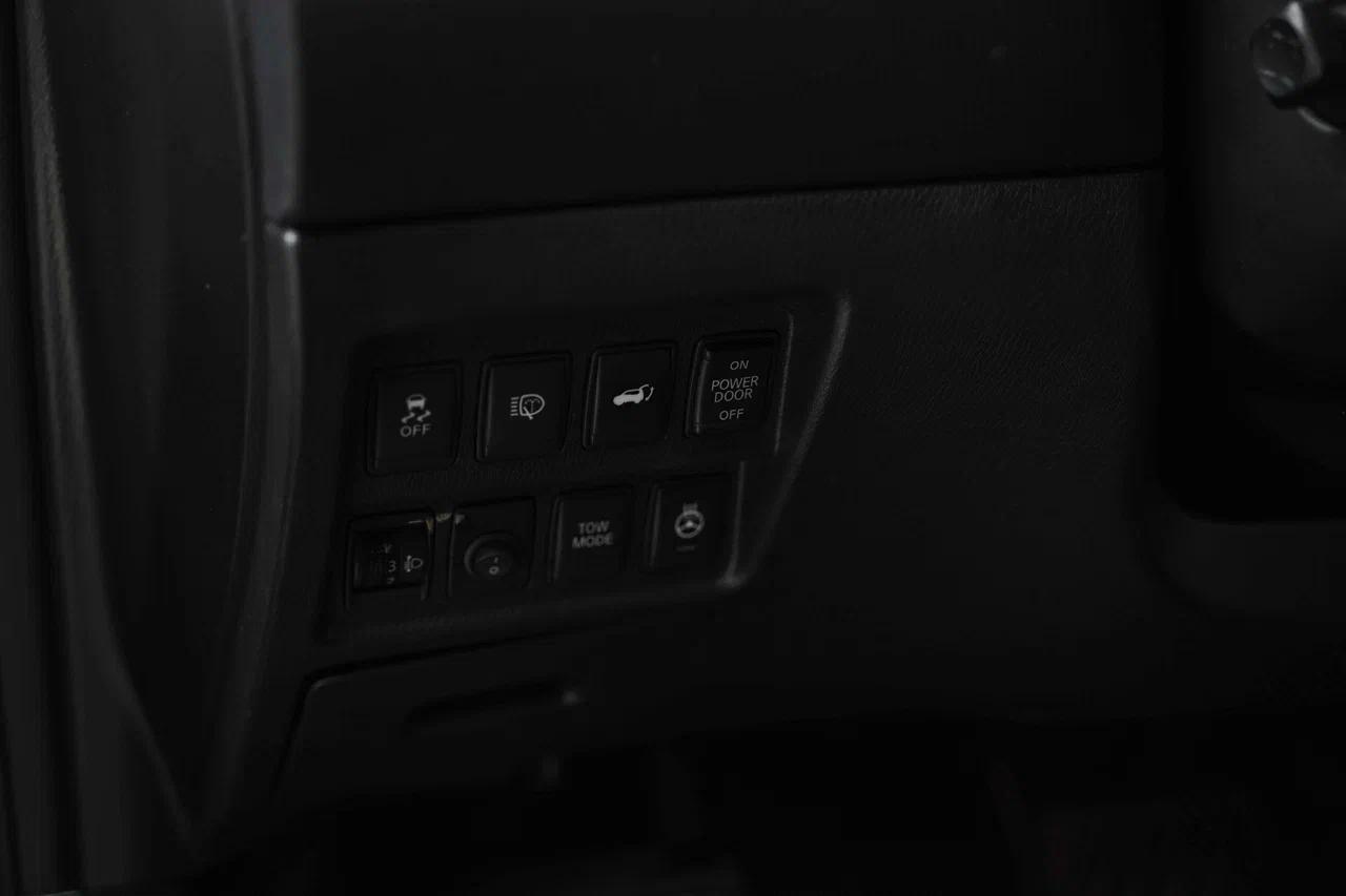 Nissan Pathfinder 2015, серый, ДЦ Орехово