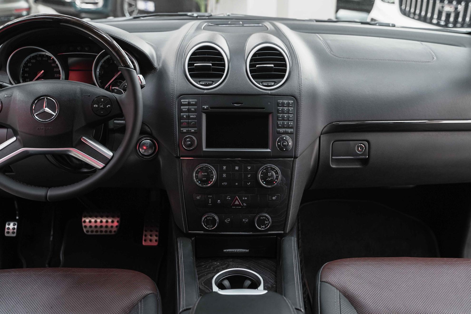 Mercedes-Benz GL-Класс 2011, черный, ДЦ Орехово