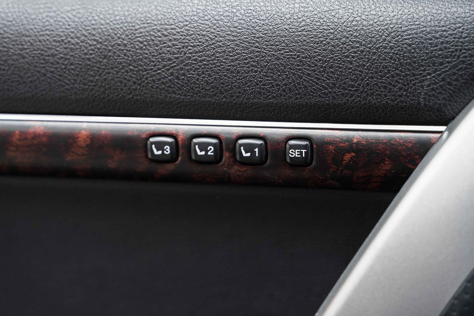 Toyota Land Cruiser 2012, черный, ДЦ Орехово
