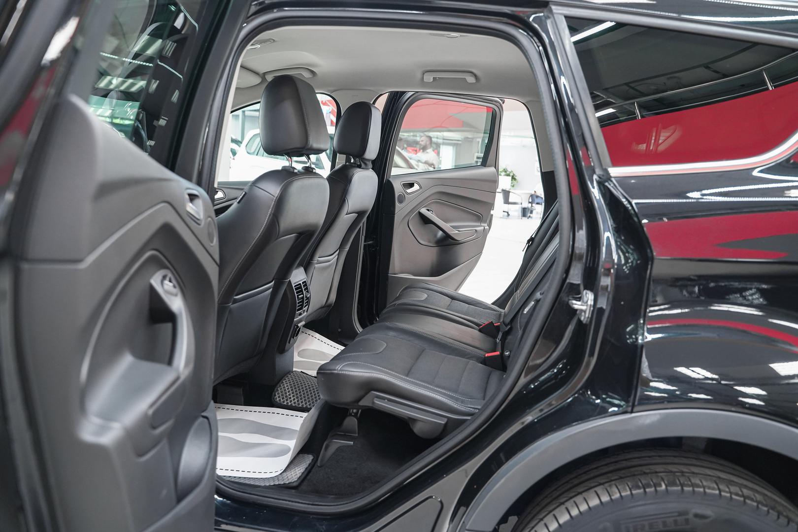 Ford Kuga 2015, черный, ДЦ Орехово