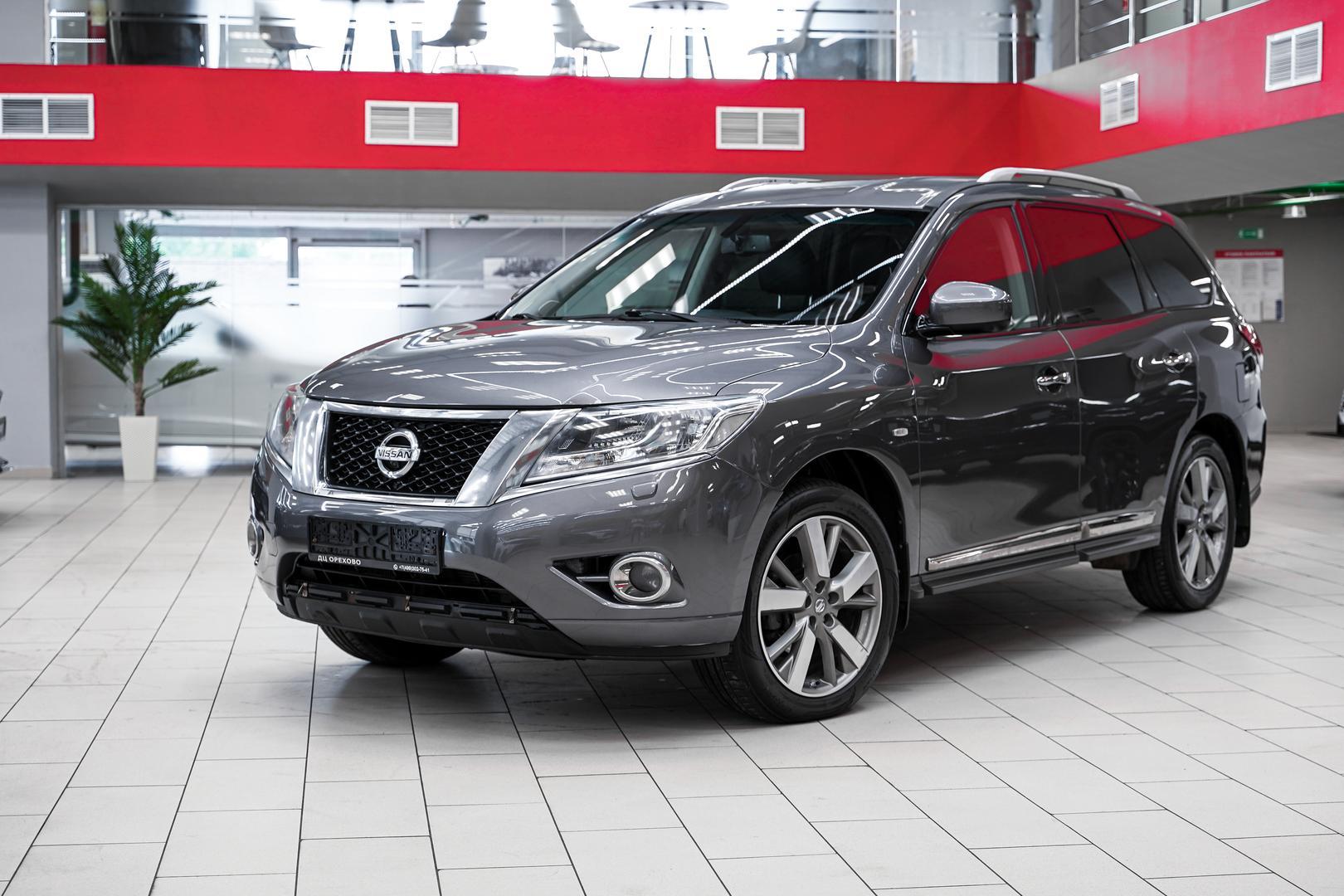 Nissan Pathfinder 2015, серый, ДЦ Орехово