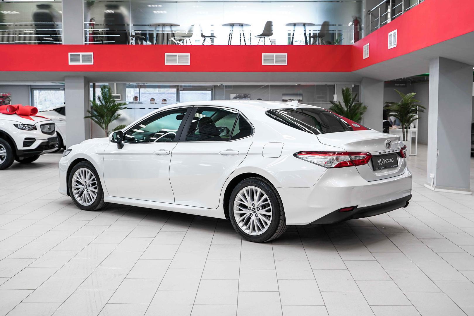 Toyota Camry 2019, белый, ДЦ Орехово