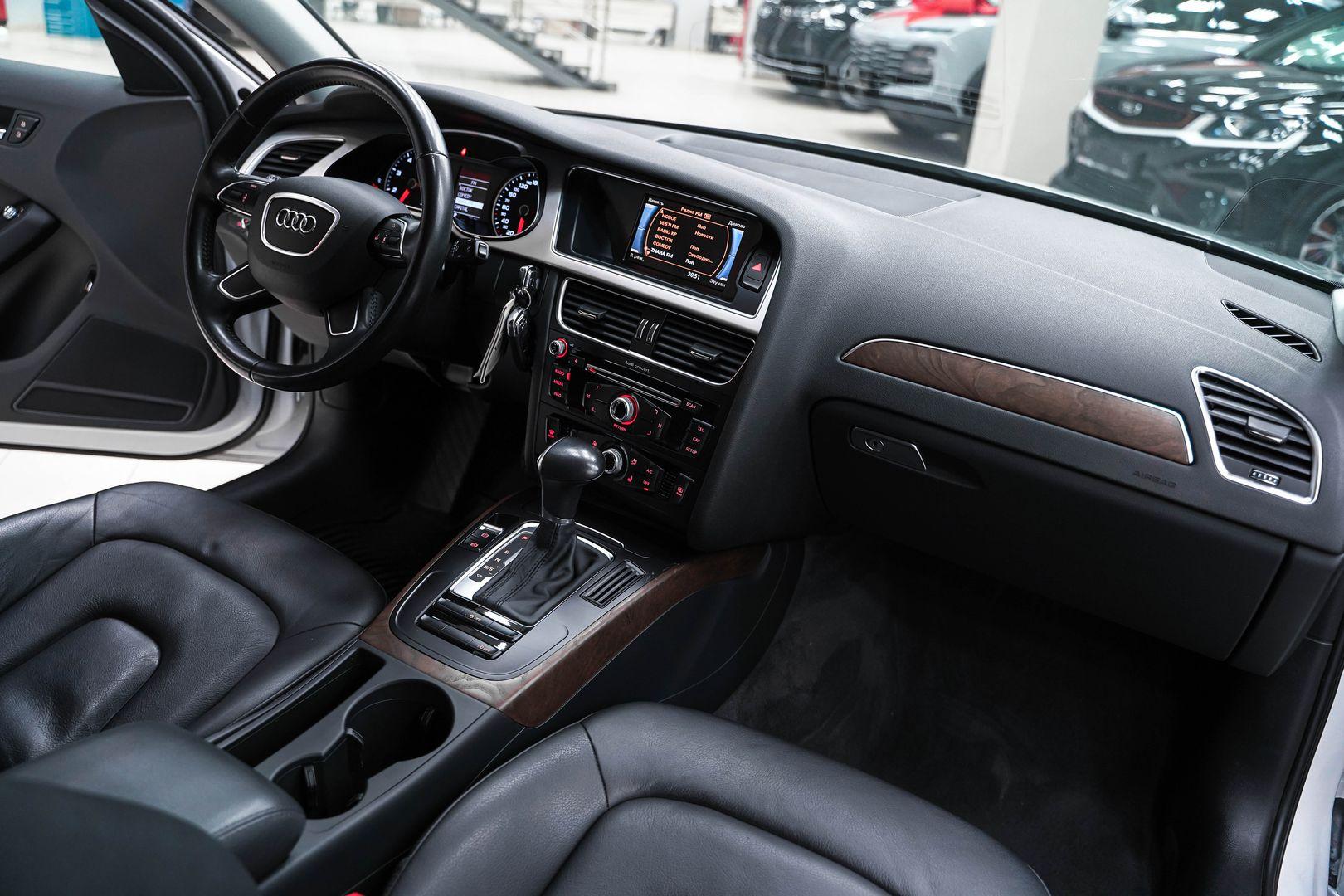 Audi A4 2015, белый, ДЦ Орехово