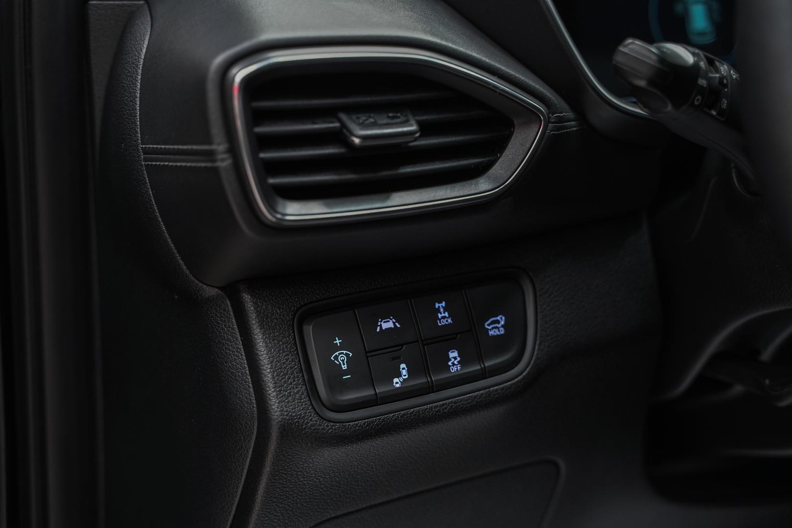 Hyundai Santa Fe 2018, черный, ДЦ Орехово