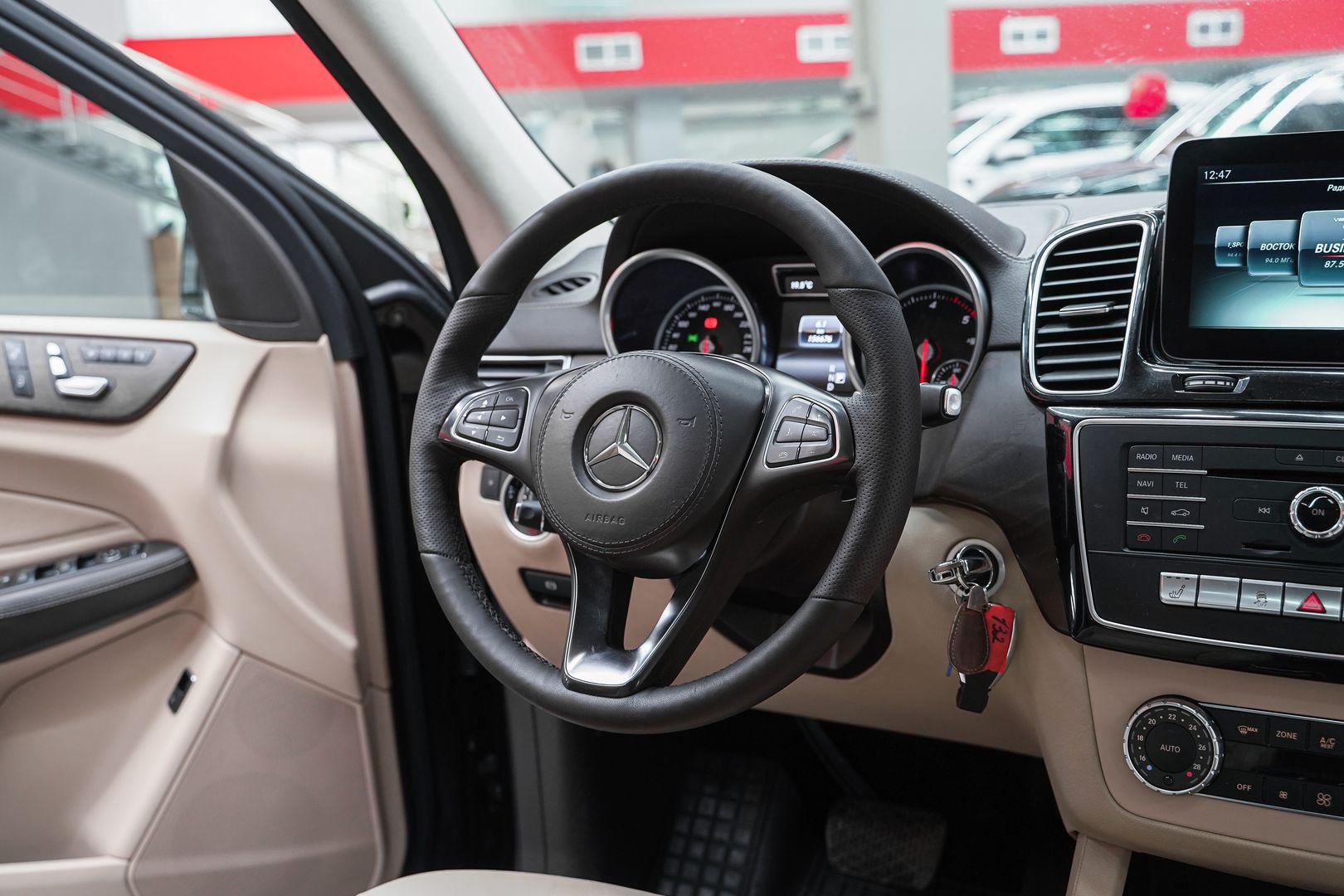 Mercedes-Benz GLS 2016, черный, ДЦ Орехово