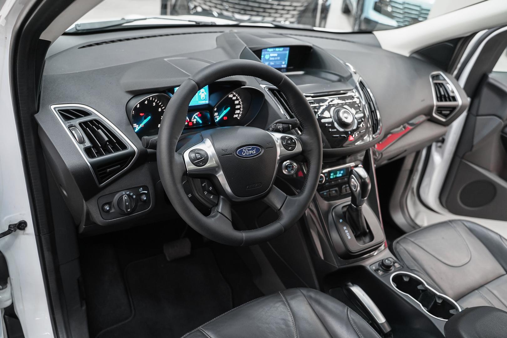 Ford Kuga 2014, белый, ДЦ Орехово