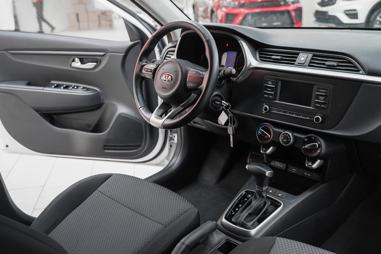 Kia Rio 2021, белый, ДЦ Орехово