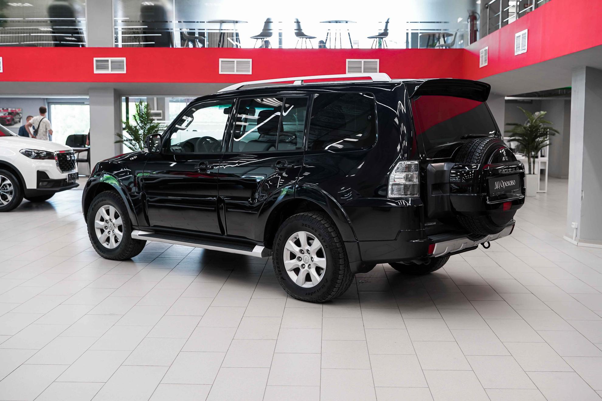 Mitsubishi Pajero 2010, черный, ДЦ Орехово