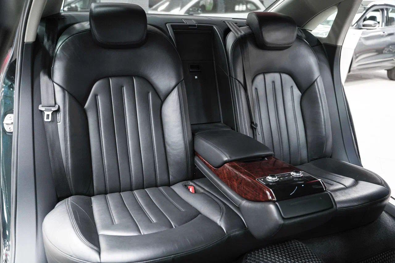 Audi A8 2011, черный, ДЦ Орехово