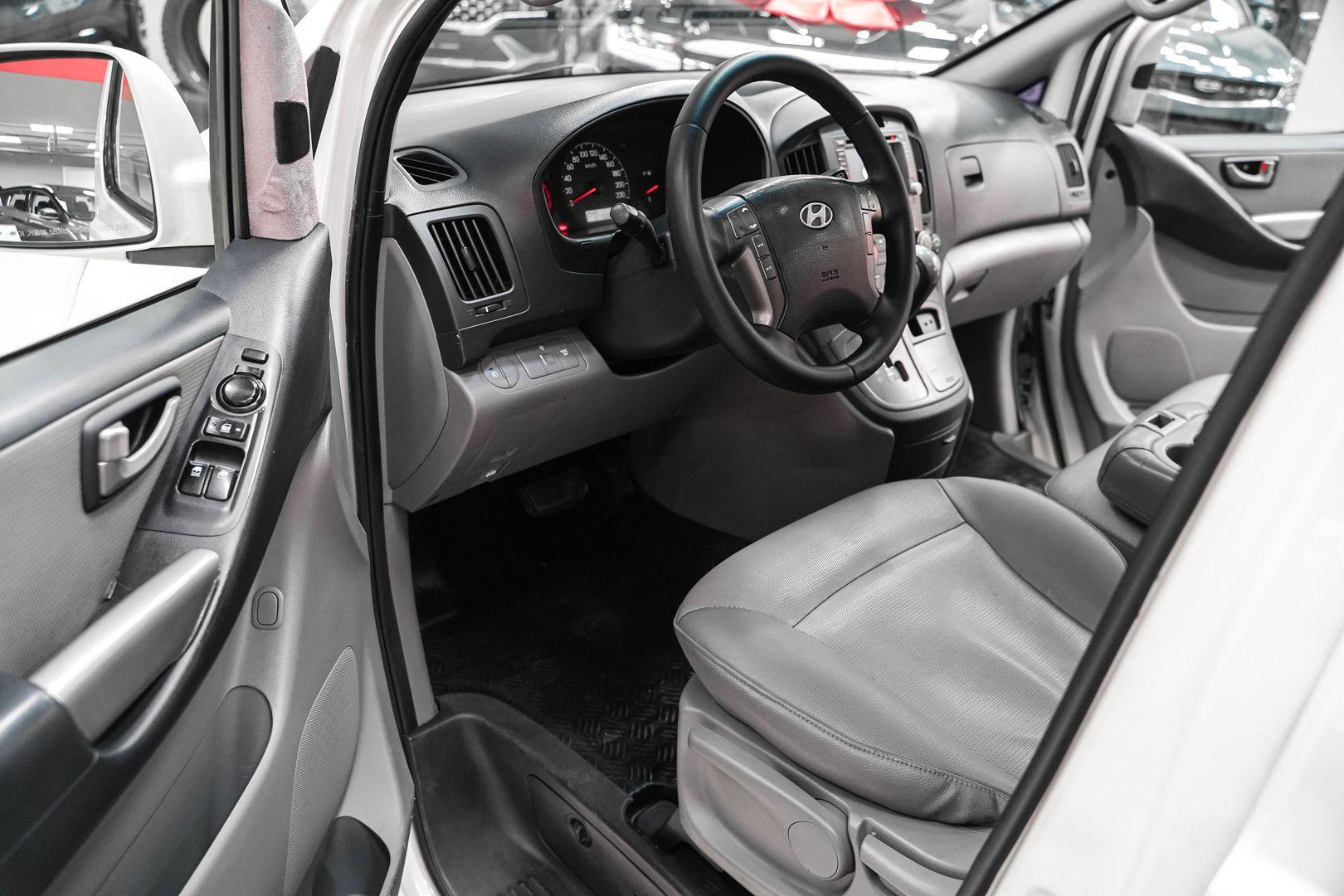 Hyundai Grand Starex 2010, белый, ДЦ Орехово