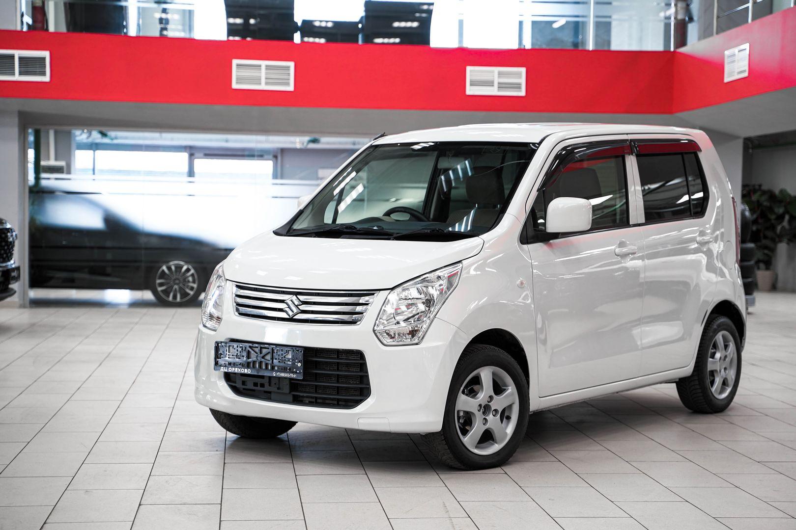 Suzuki Wagon R 2013, белый, ДЦ Орехово
