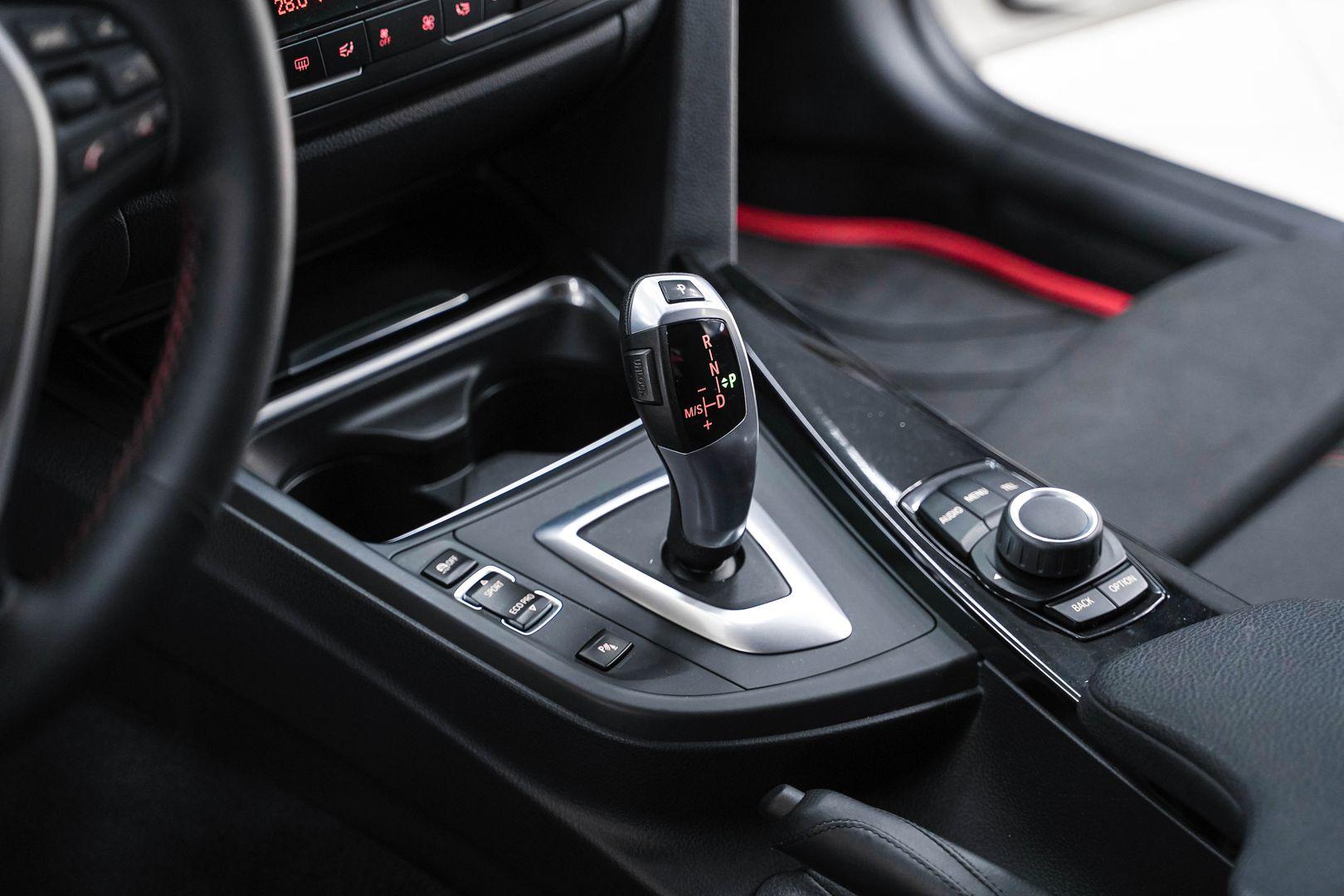 BMW 3 серии 2013, белый, ДЦ Орехово