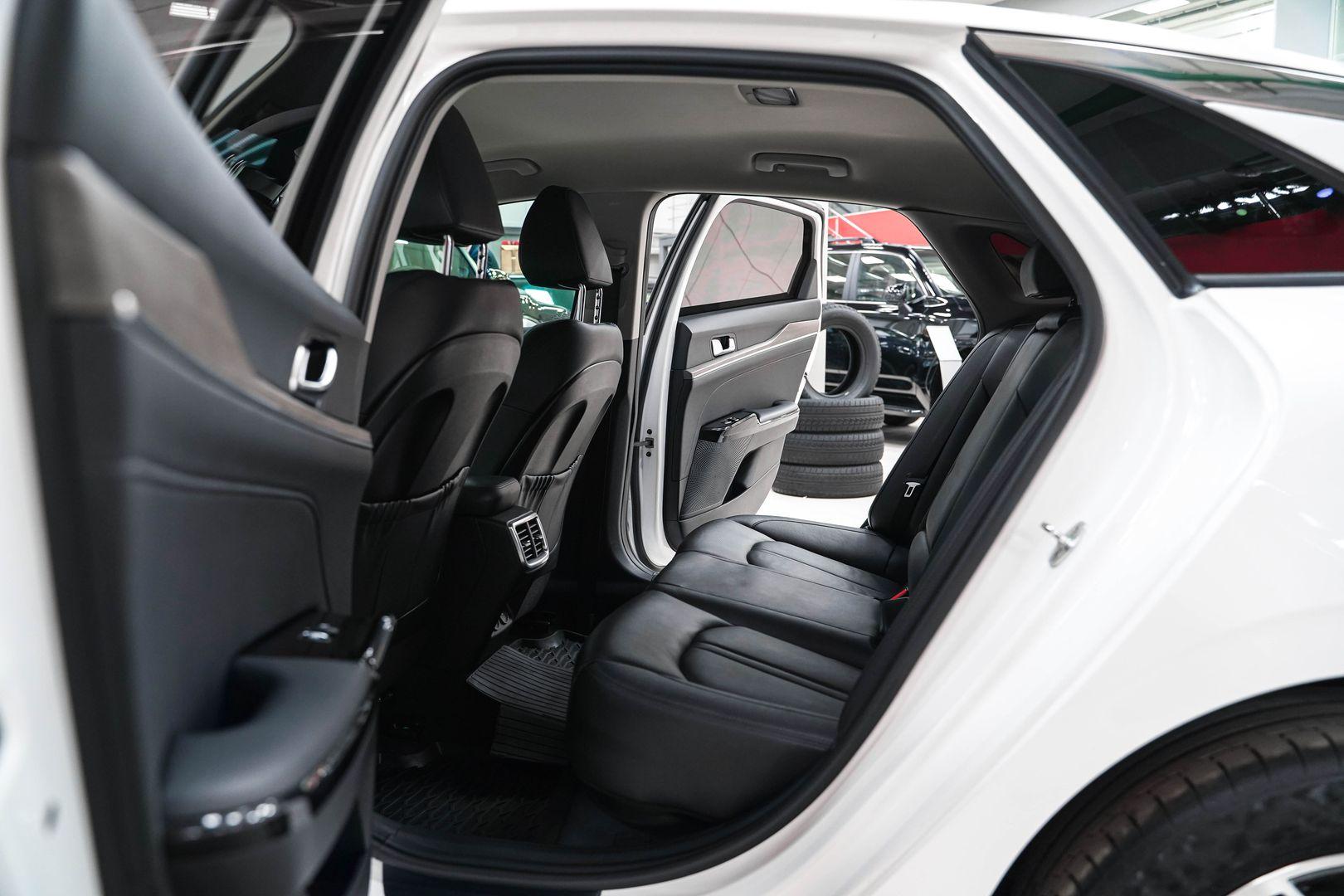 Kia K5 2021, белый, ДЦ Орехово