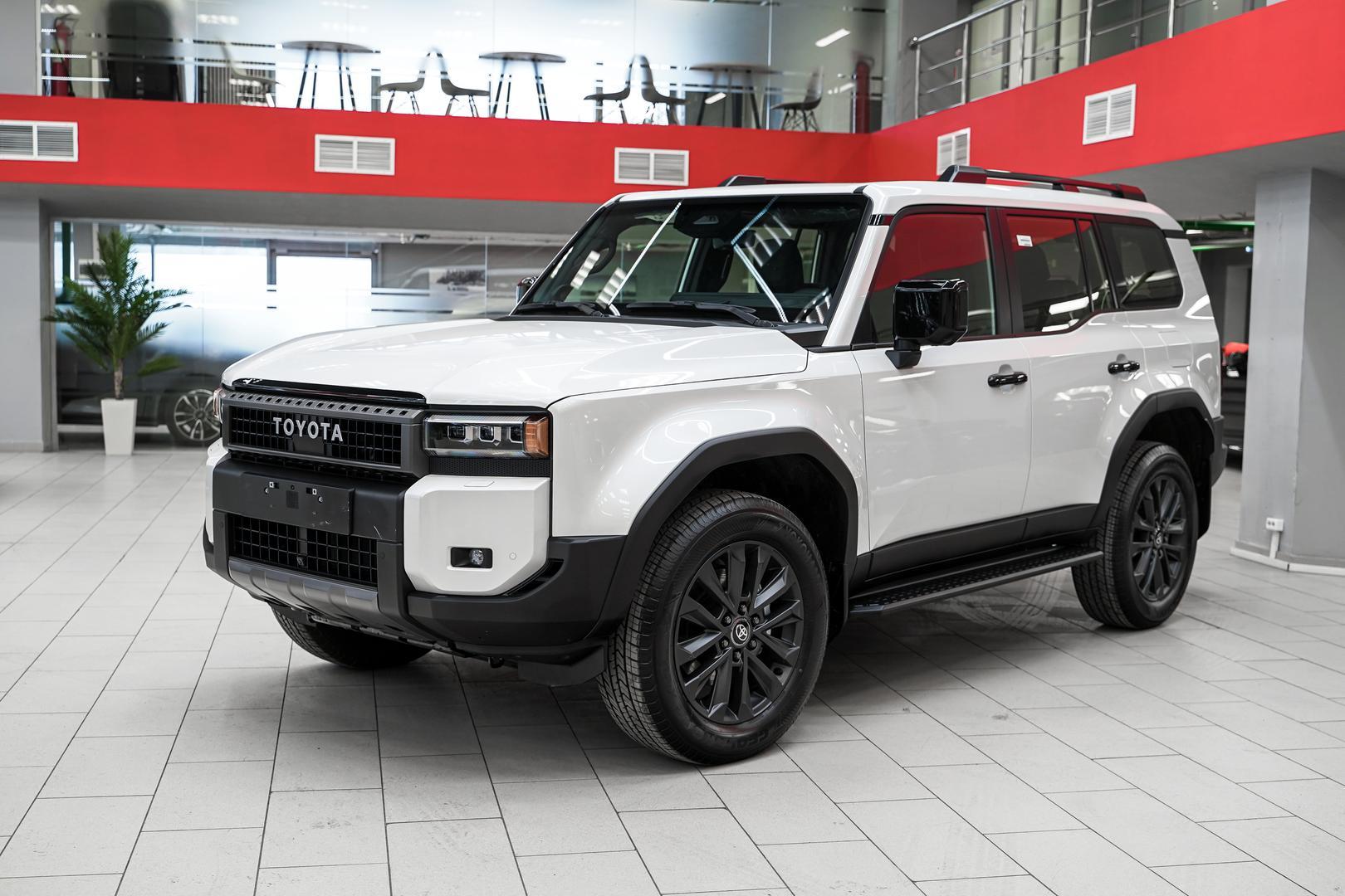 Toyota Land Cruiser Prado 2025, белый, ДЦ Орехово