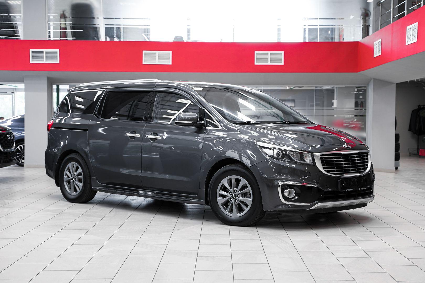 Kia Carnival 2016, серый, ДЦ Орехово