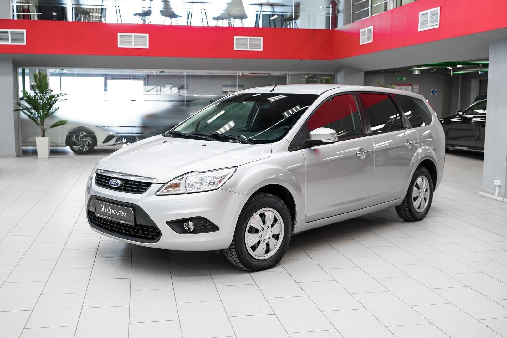 Ford Focus 2011, серебряный, ДЦ Орехово