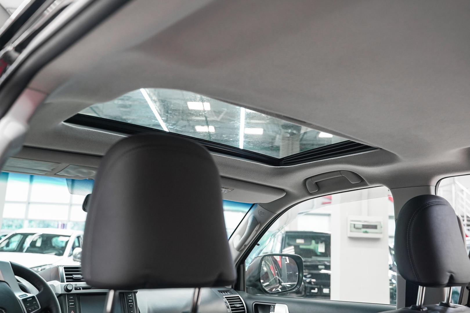 Toyota Land Cruiser Prado 2014, черный, ДЦ Орехово
