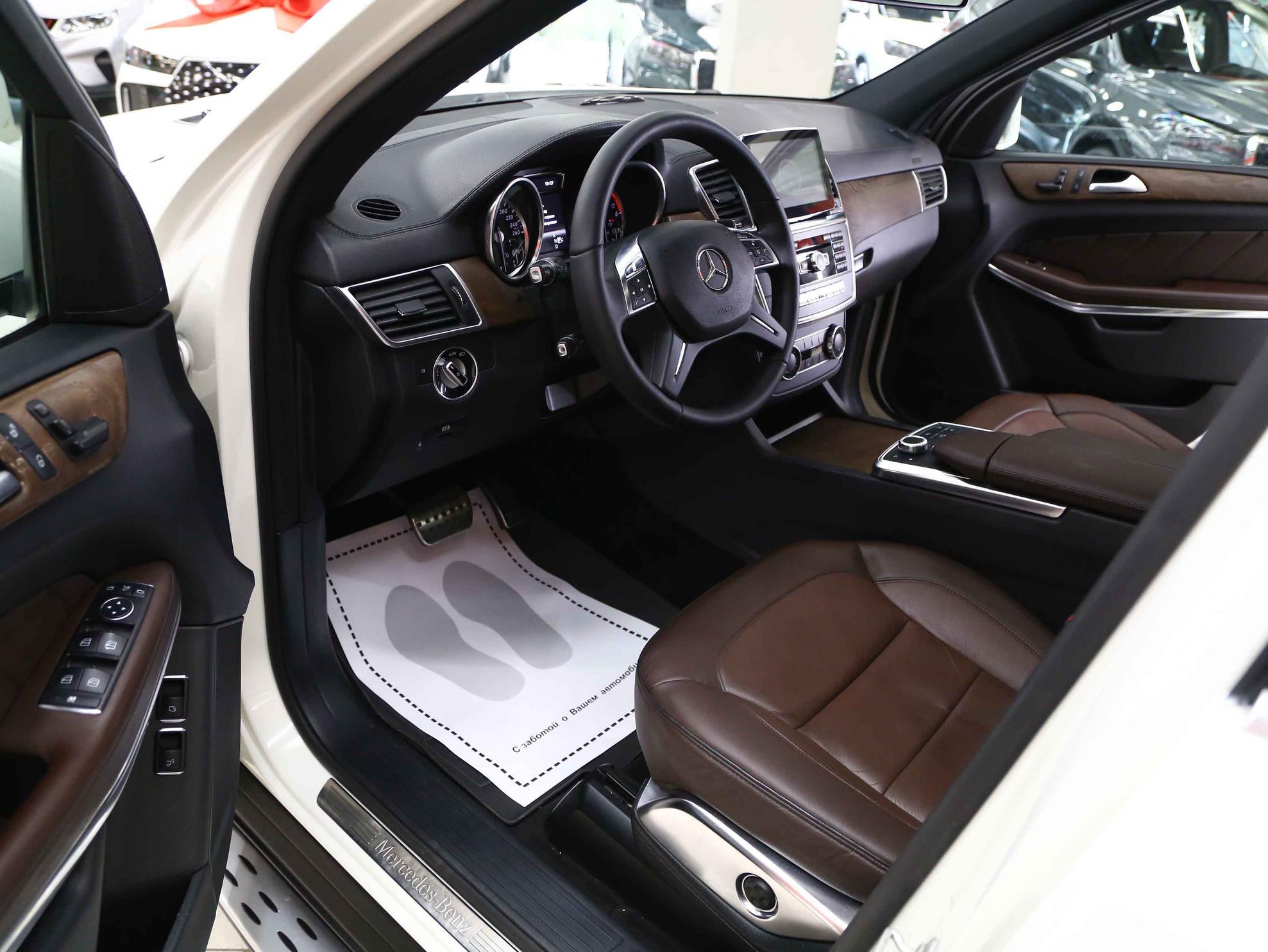 Mercedes-Benz GL-Класс 2013, белый, ДЦ Орехово