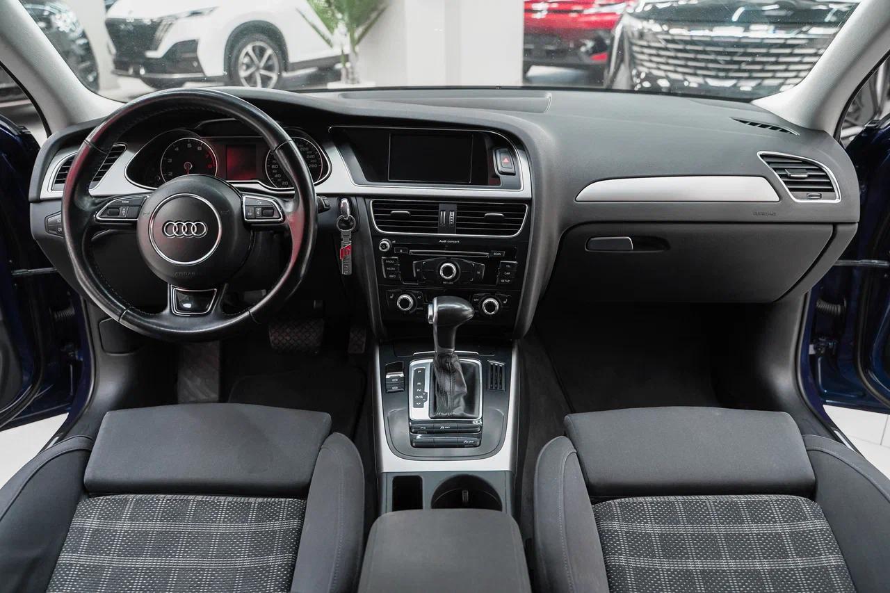 Audi A4 2012, синий, ДЦ Орехово