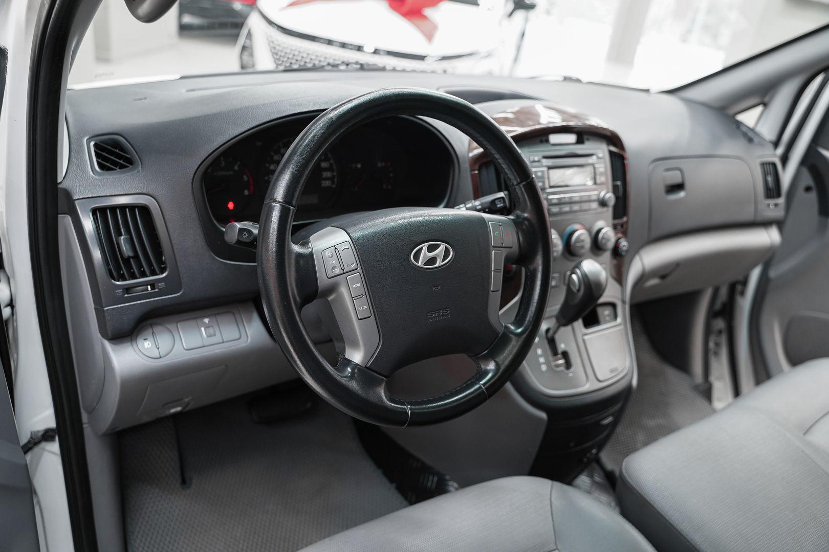 Hyundai Grand Starex 2011, белый, ДЦ Орехово