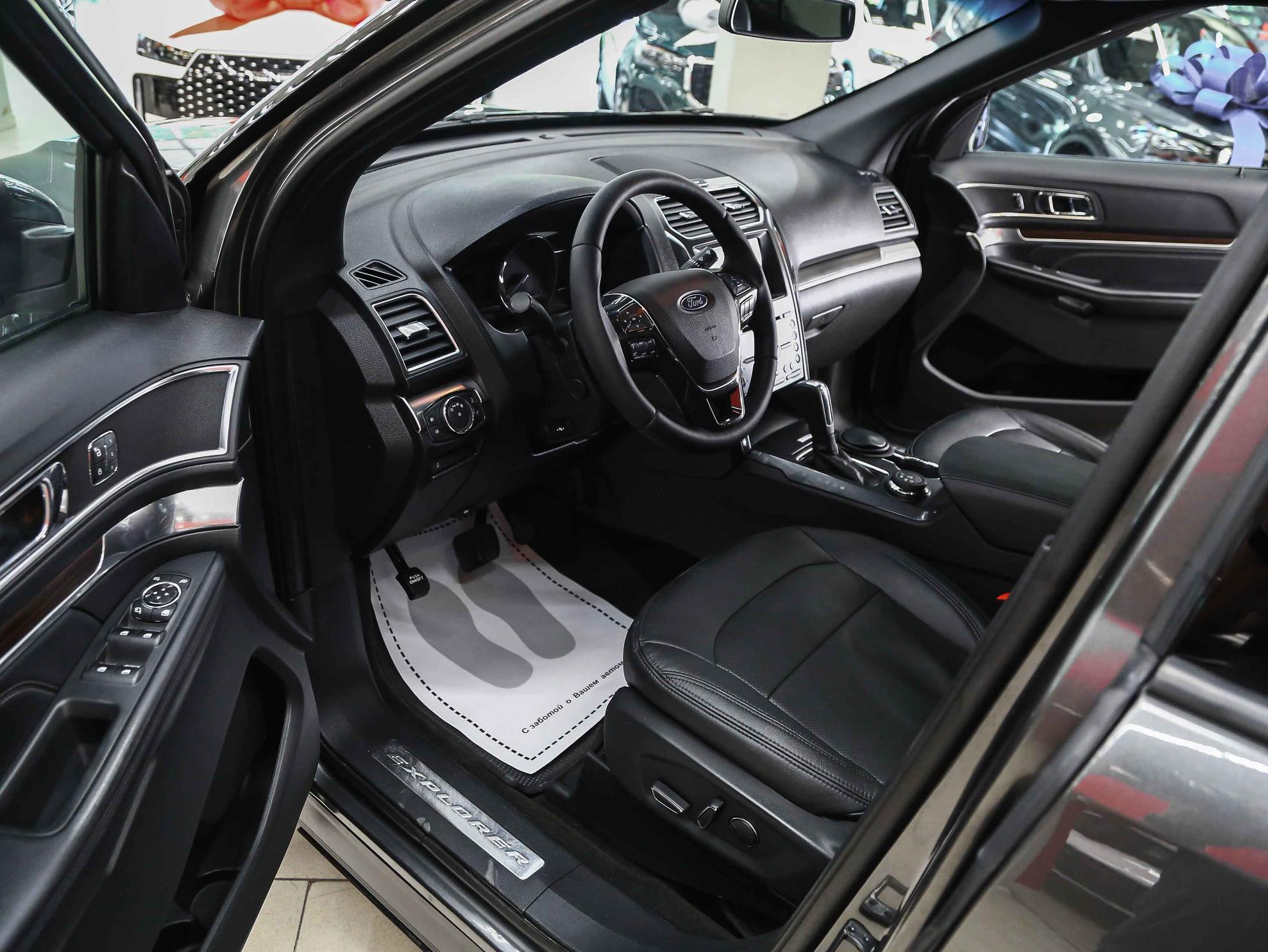 Ford Explorer 2017, серый, ДЦ Орехово