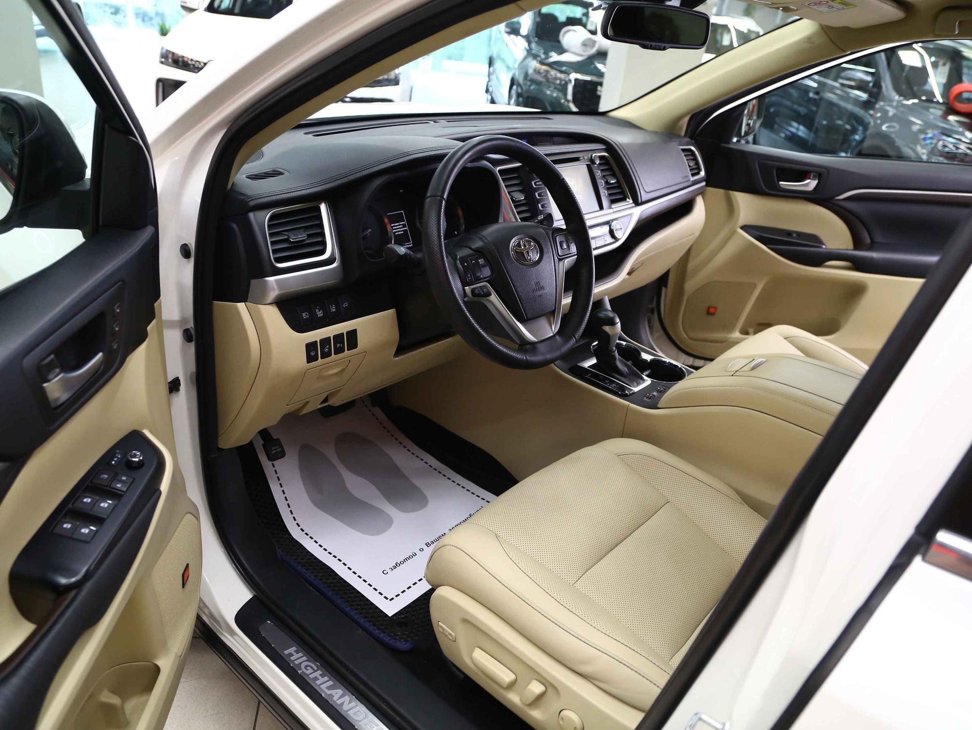 Toyota Highlander 2014, белый, ДЦ Орехово