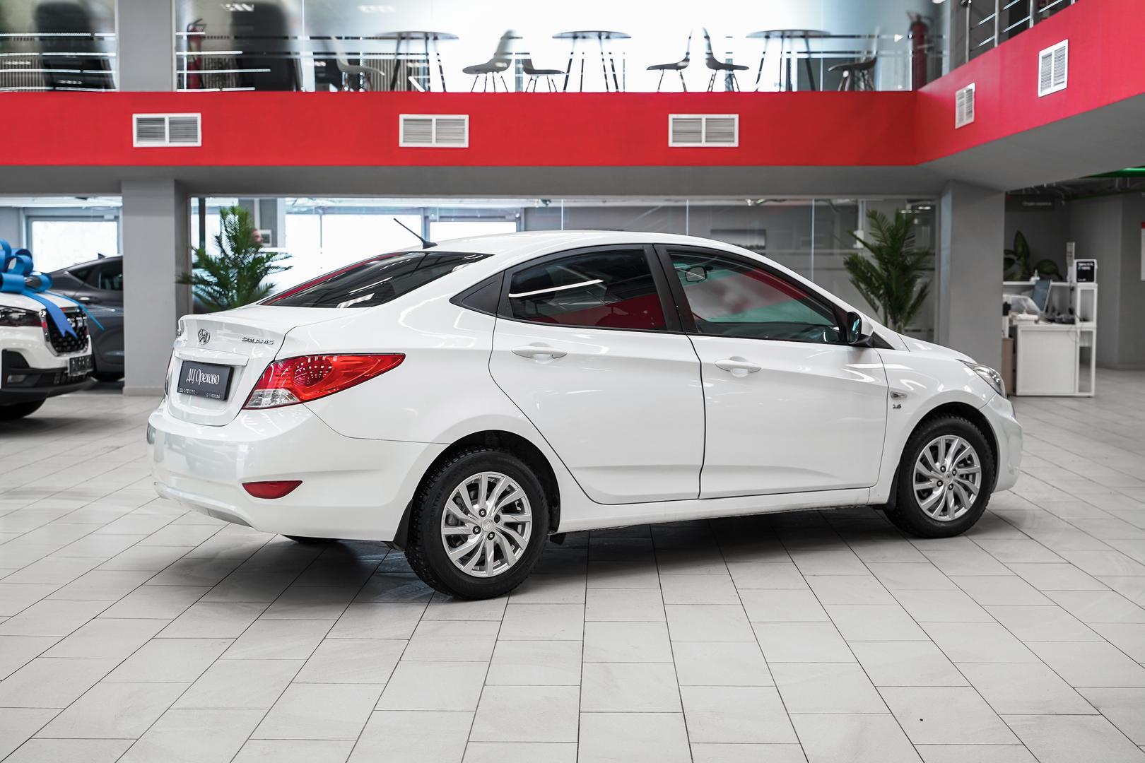 Hyundai Solaris 2014, белый, ДЦ Орехово