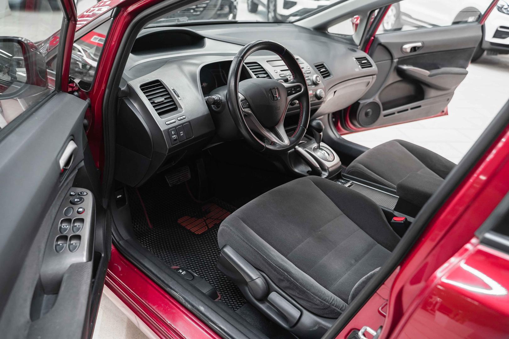 Honda Civic 2007, красный, ДЦ Орехово
