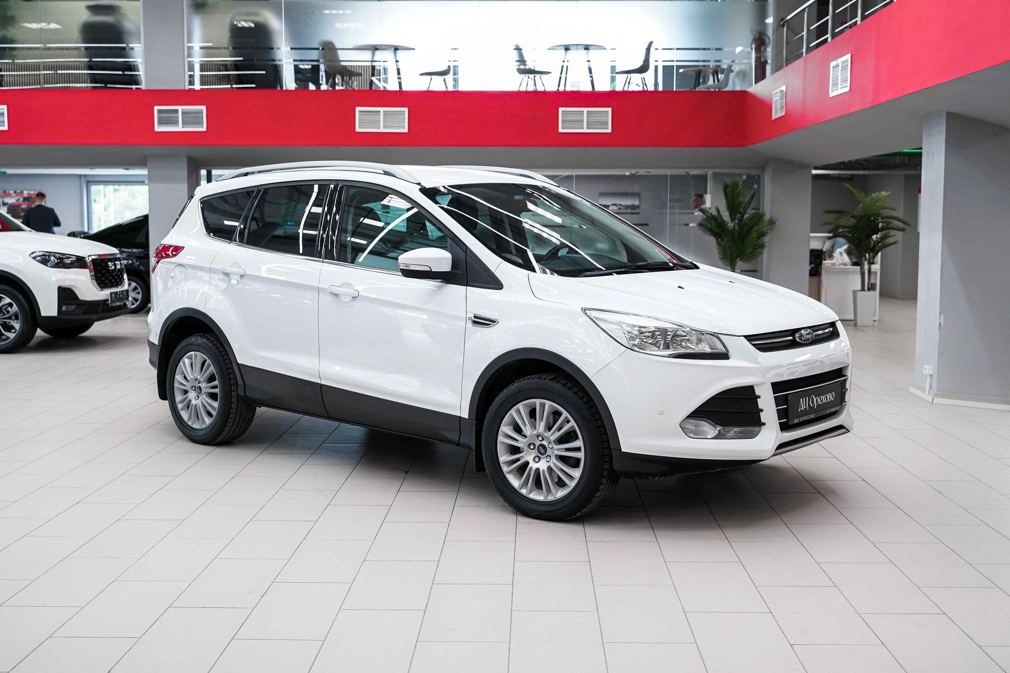 Ford Kuga 2013, белый, ДЦ Орехово