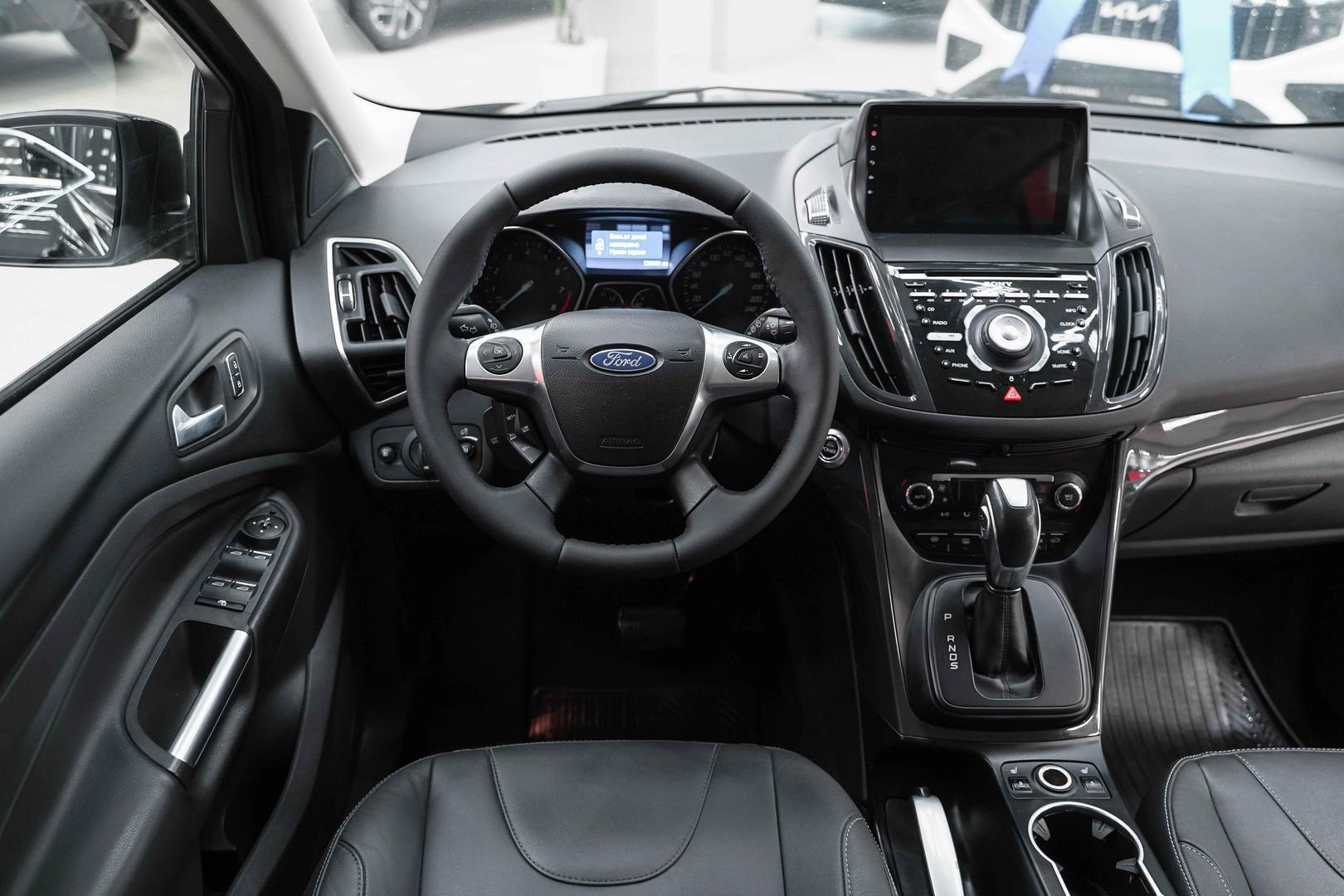 Ford Kuga 2013, черный, ДЦ Орехово