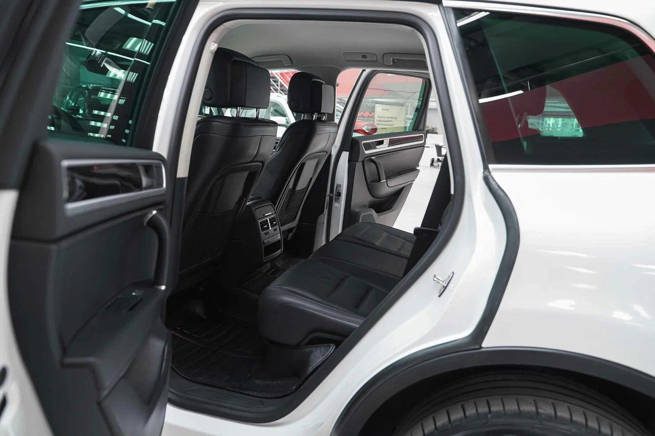 Volkswagen Touareg 2016, белый, ДЦ Орехово
