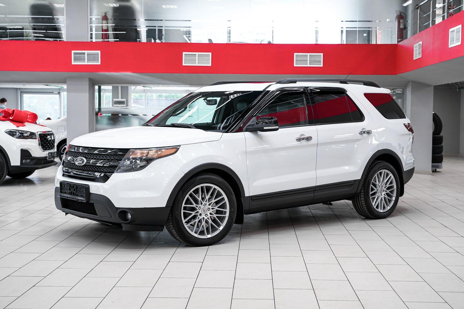 Ford Explorer 2014, белый, ДЦ Орехово
