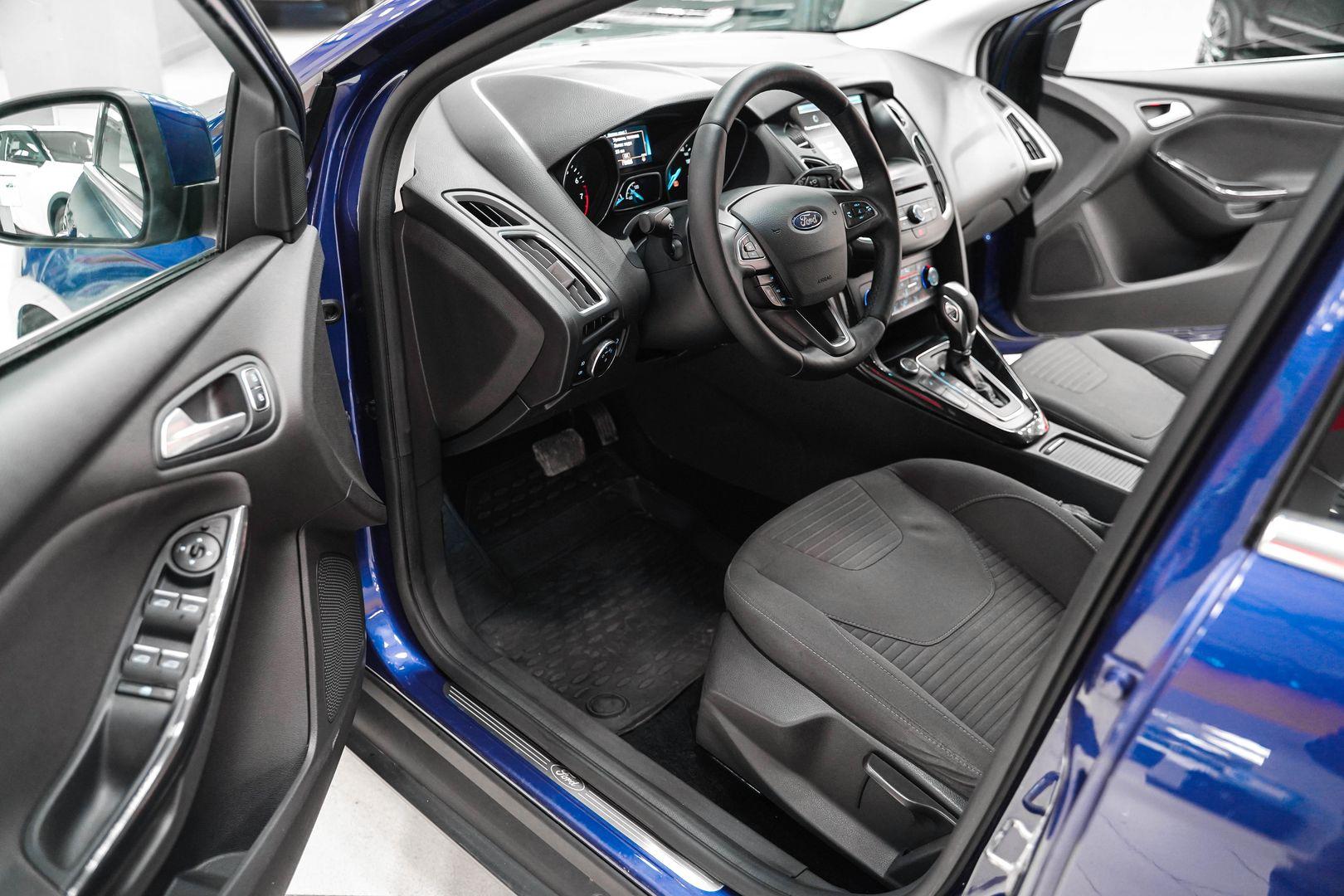 Ford Focus 2016, синий, ДЦ Орехово