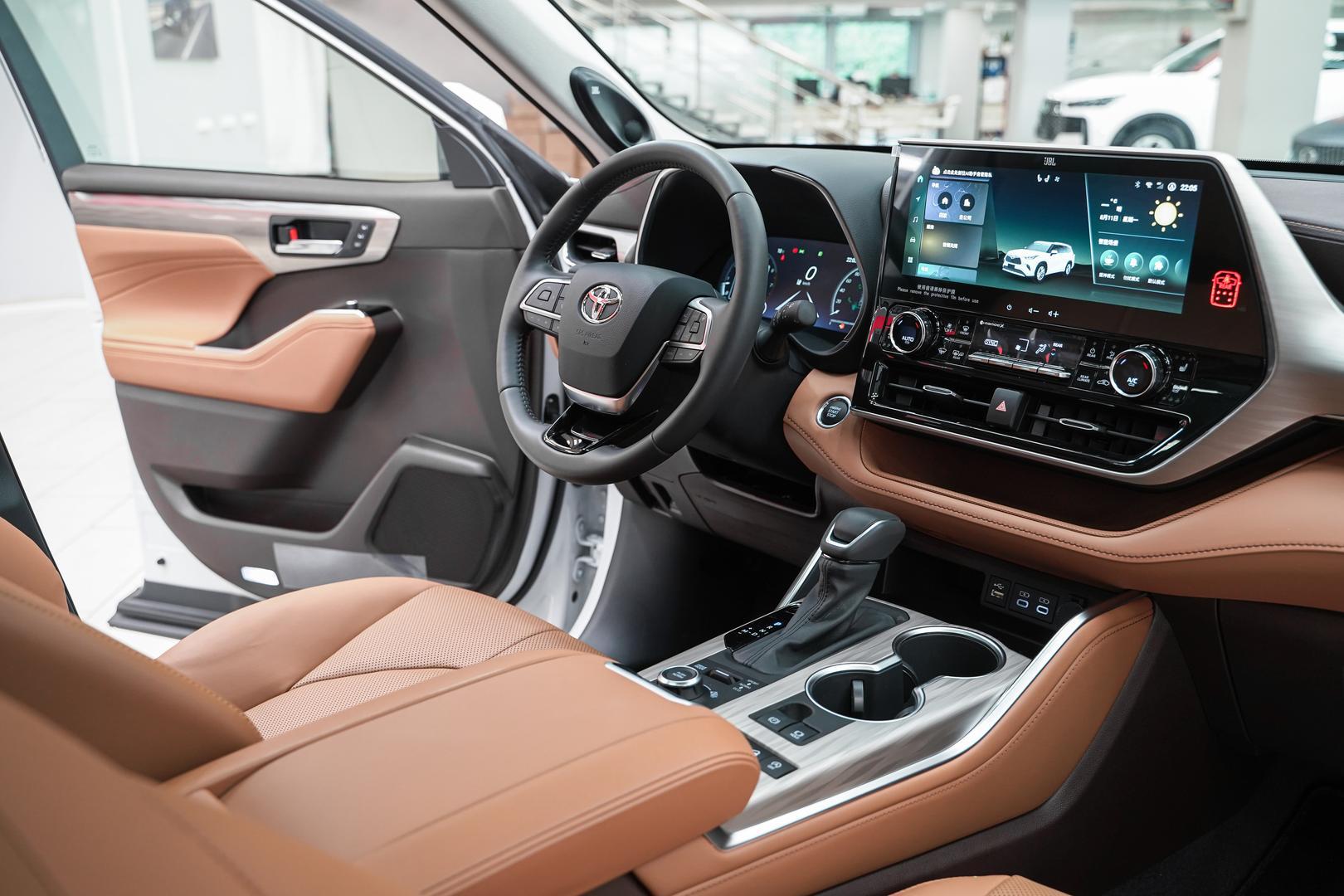 Toyota Highlander 2025, белый, ДЦ Орехово