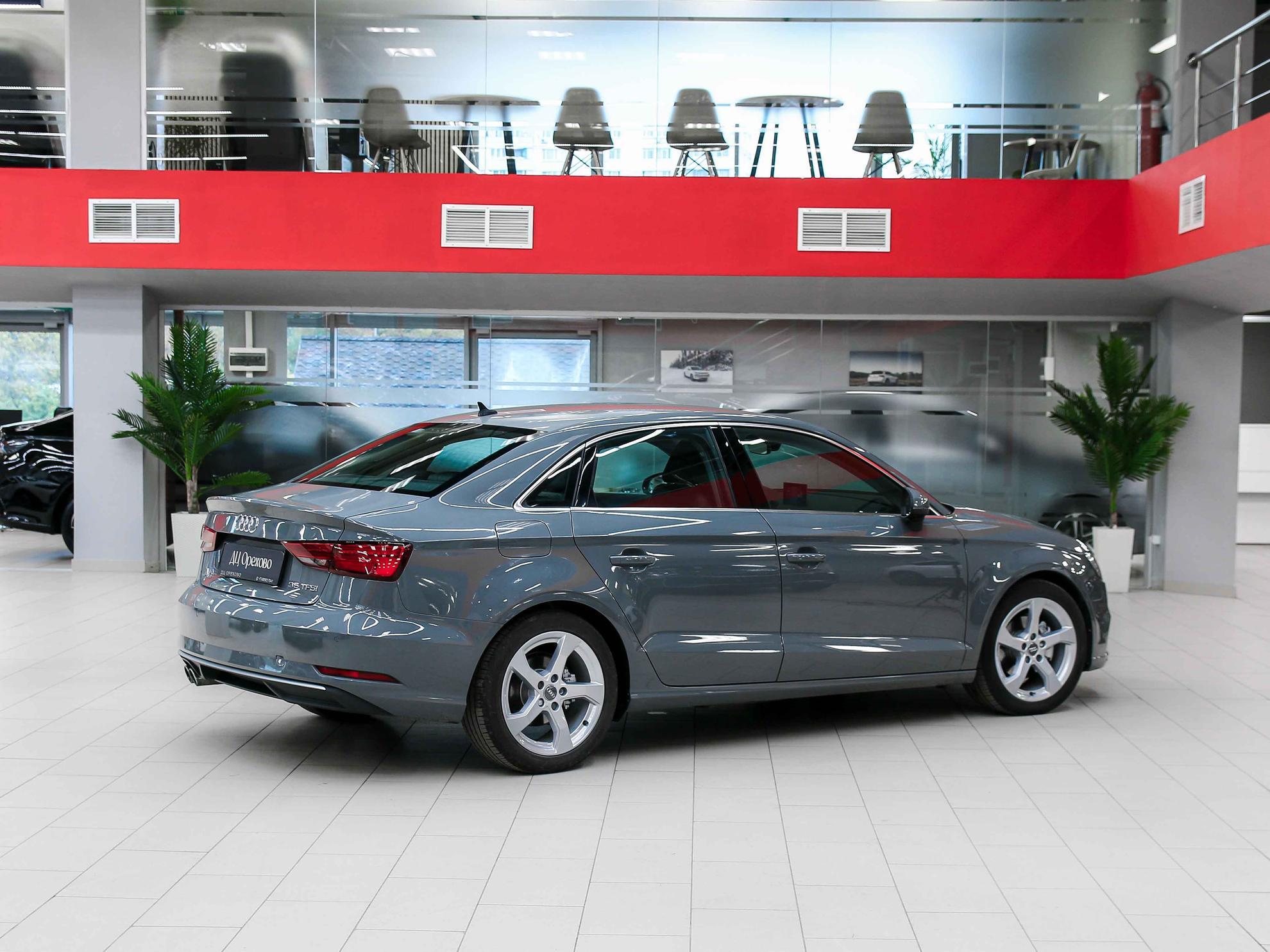 Audi A3 2018, серый, ДЦ Орехово