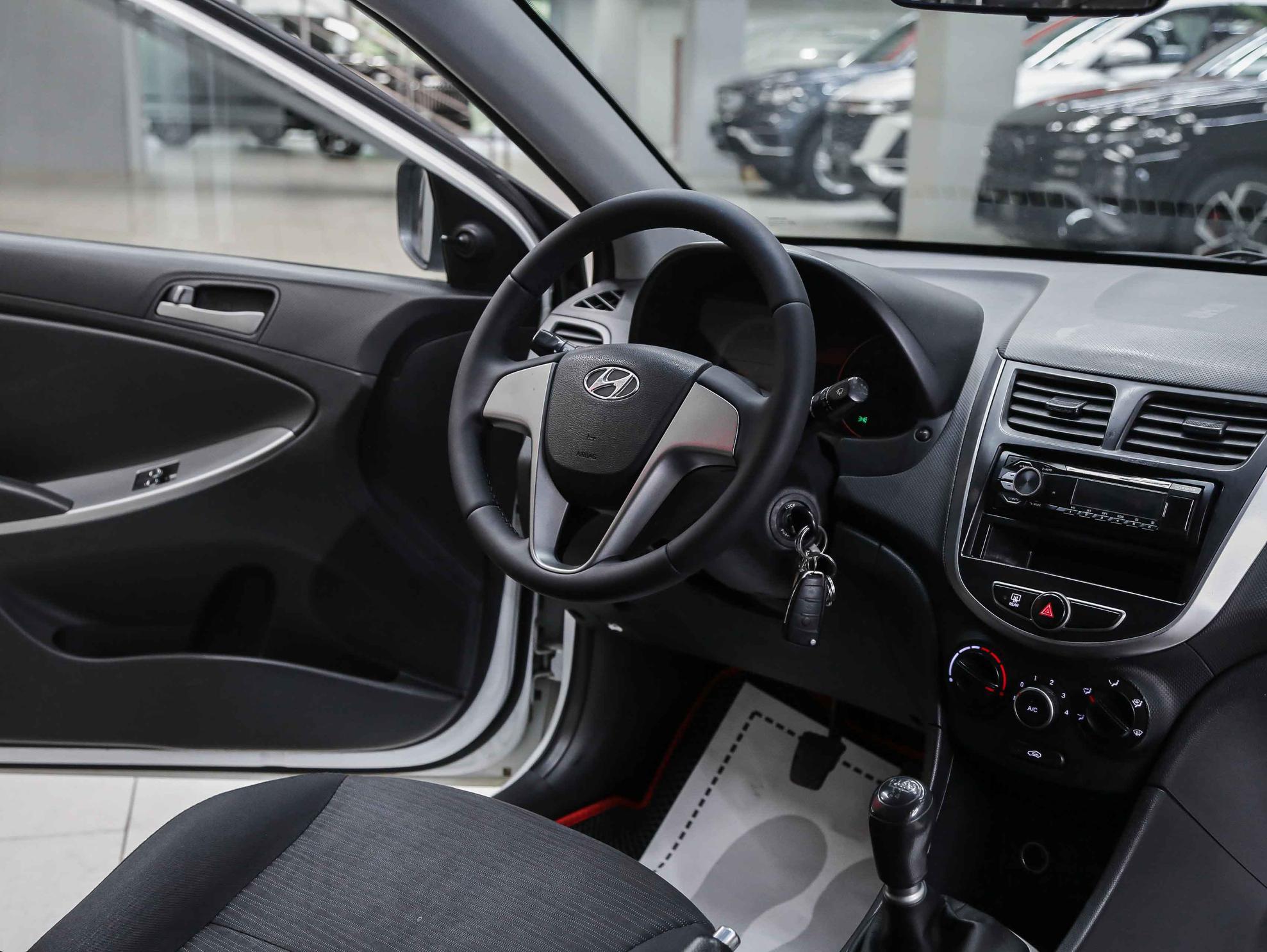 Hyundai Solaris 2016, белый, ДЦ Орехово