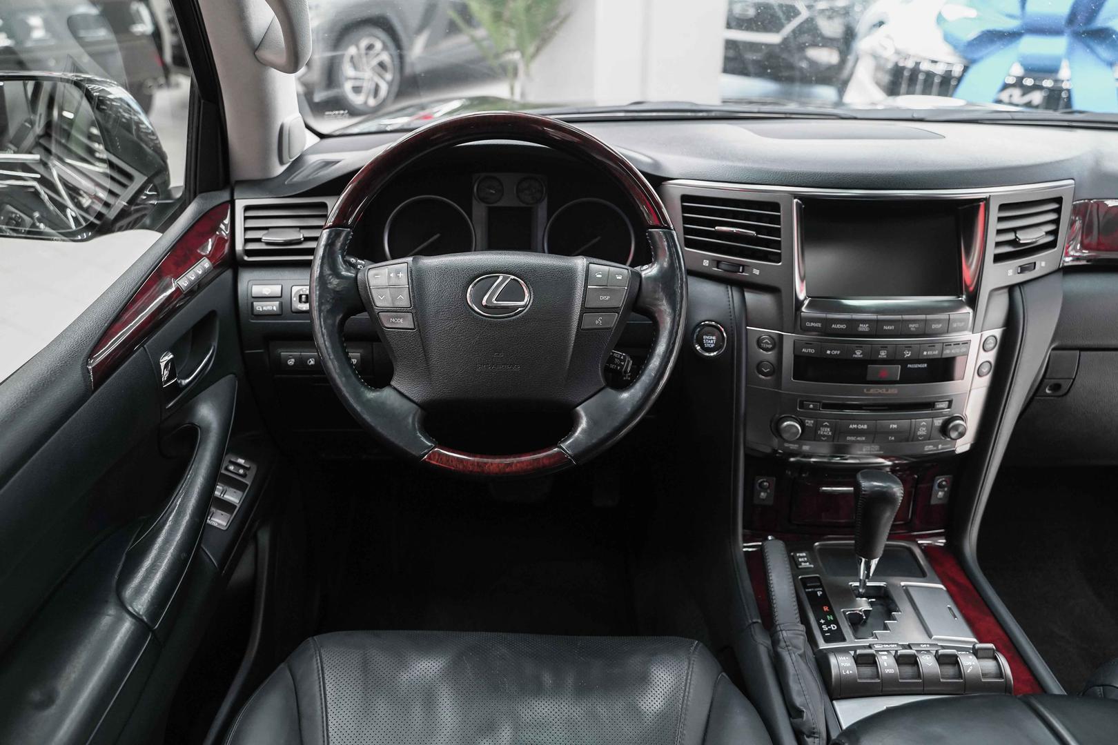 Lexus LX 2011, черный, ДЦ Орехово