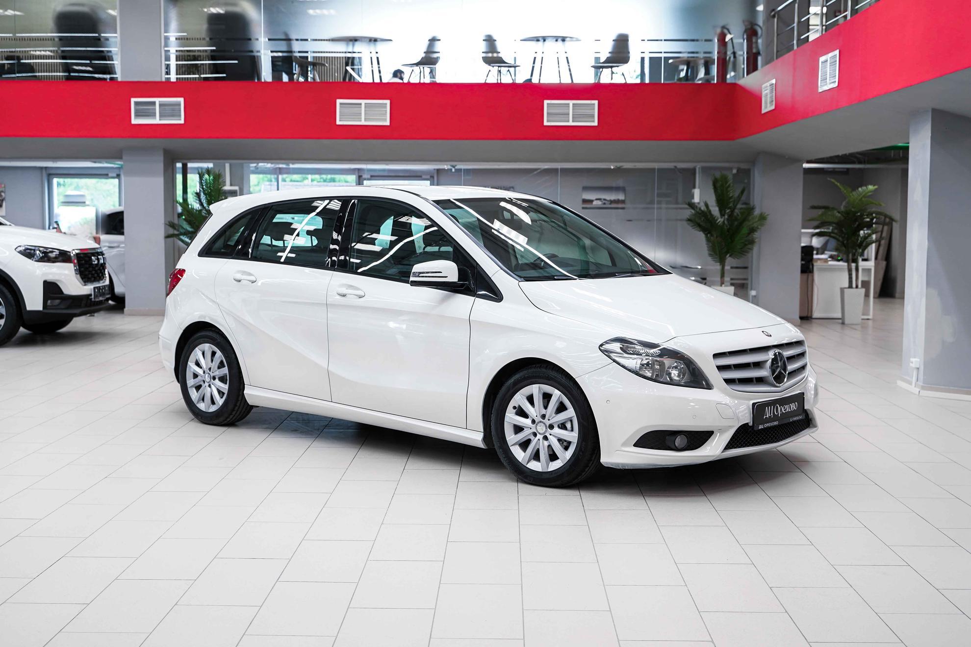 Mercedes-Benz B-Класс 2013, белый, ДЦ Орехово
