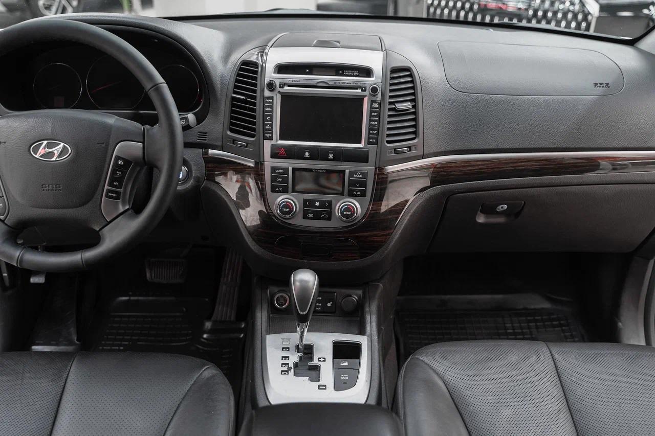 Hyundai Santa Fe 2011, белый, ДЦ Орехово