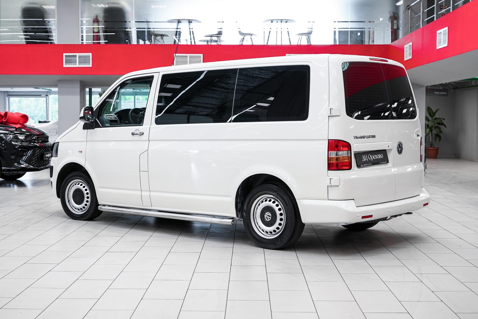 Volkswagen Transporter 2010, белый, ДЦ Орехово