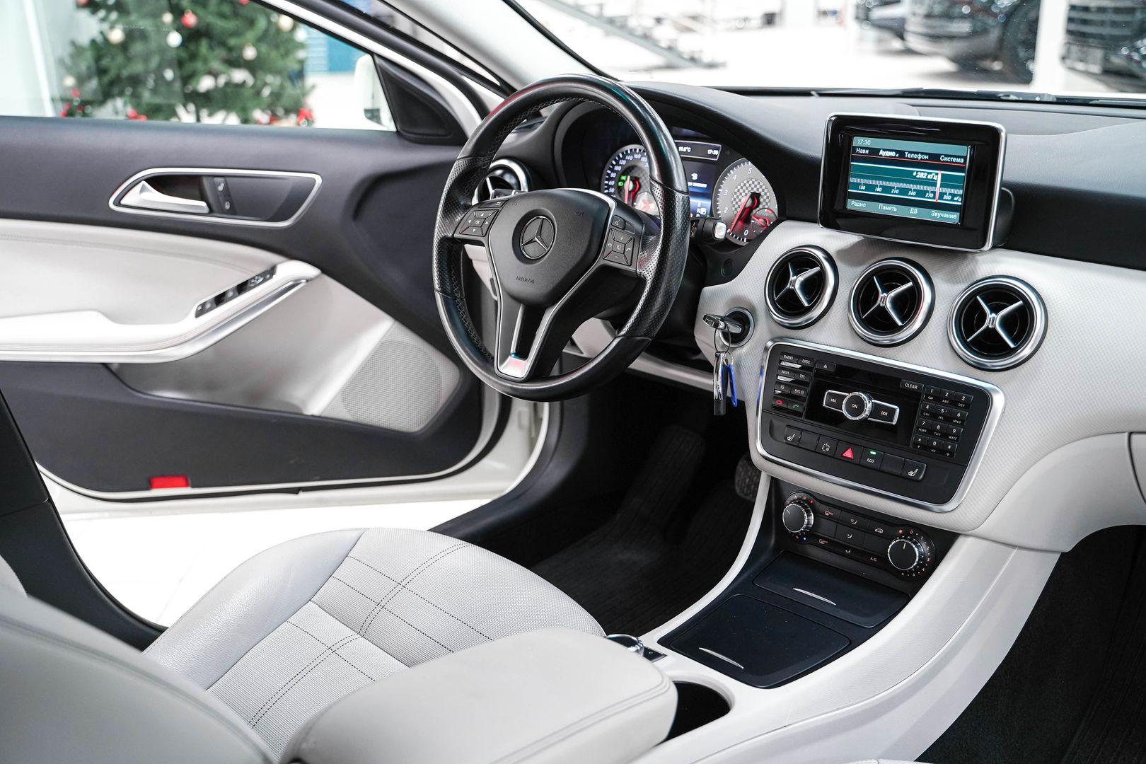 Mercedes-Benz A-Класс 2013, белый, ДЦ Орехово