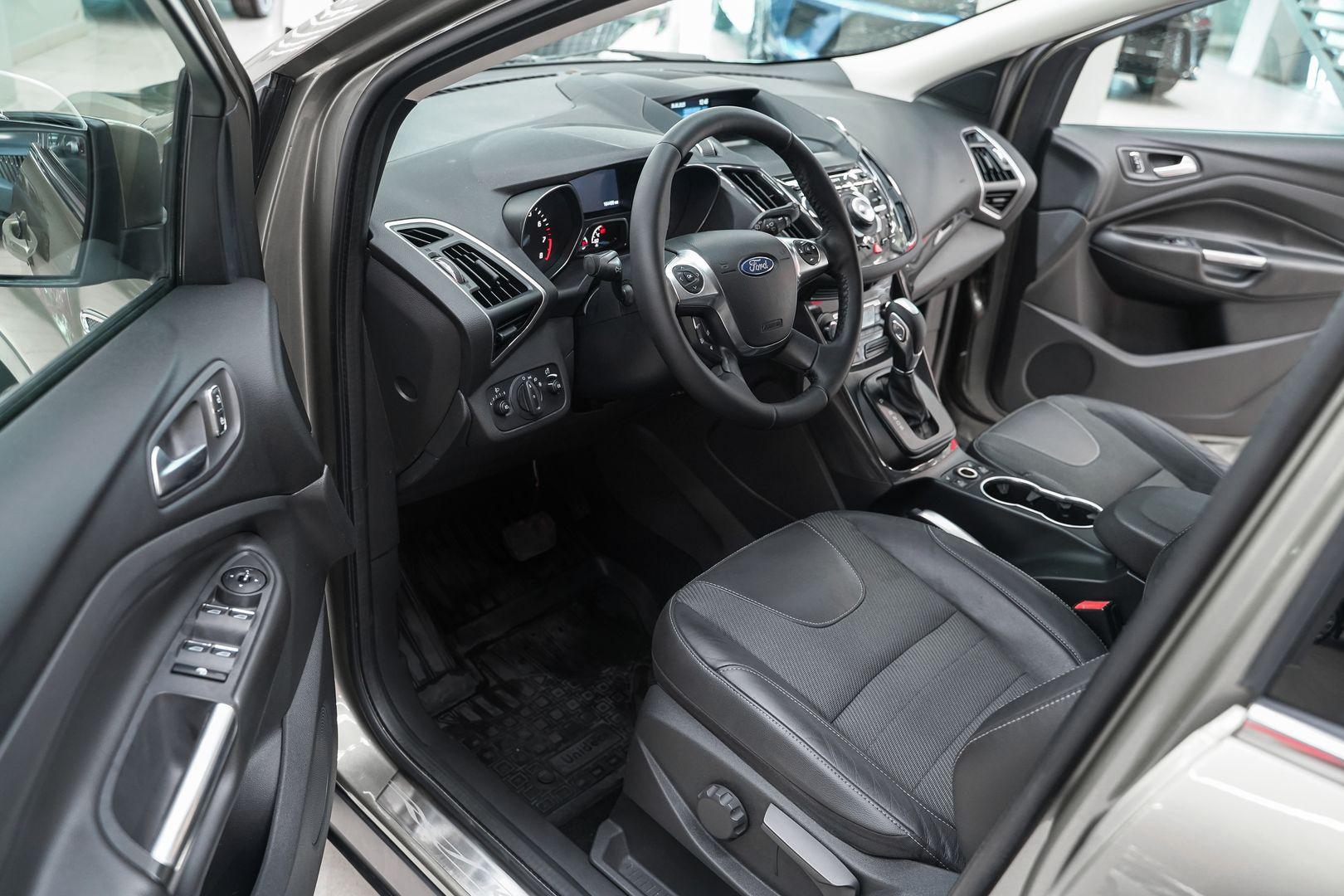 Ford Kuga 2013, зеленый, ДЦ Орехово